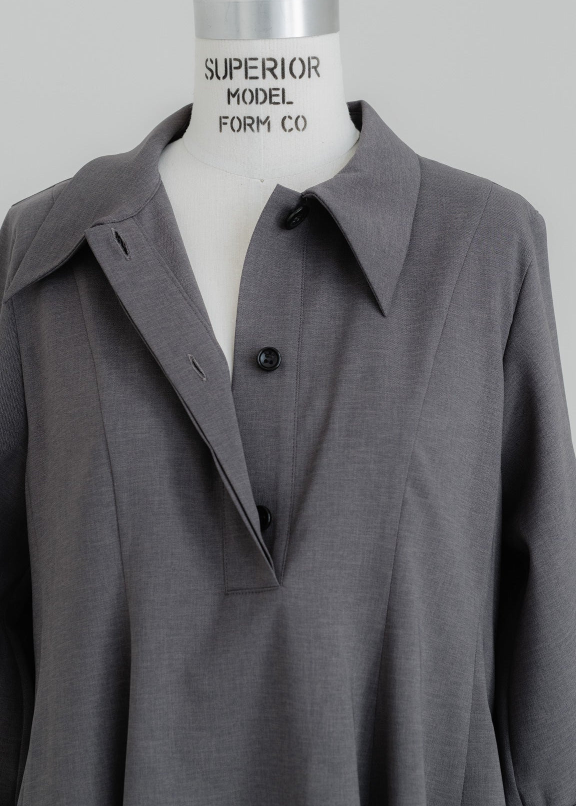 【PRE ORDER】Airy Form Shirt(warm gray)