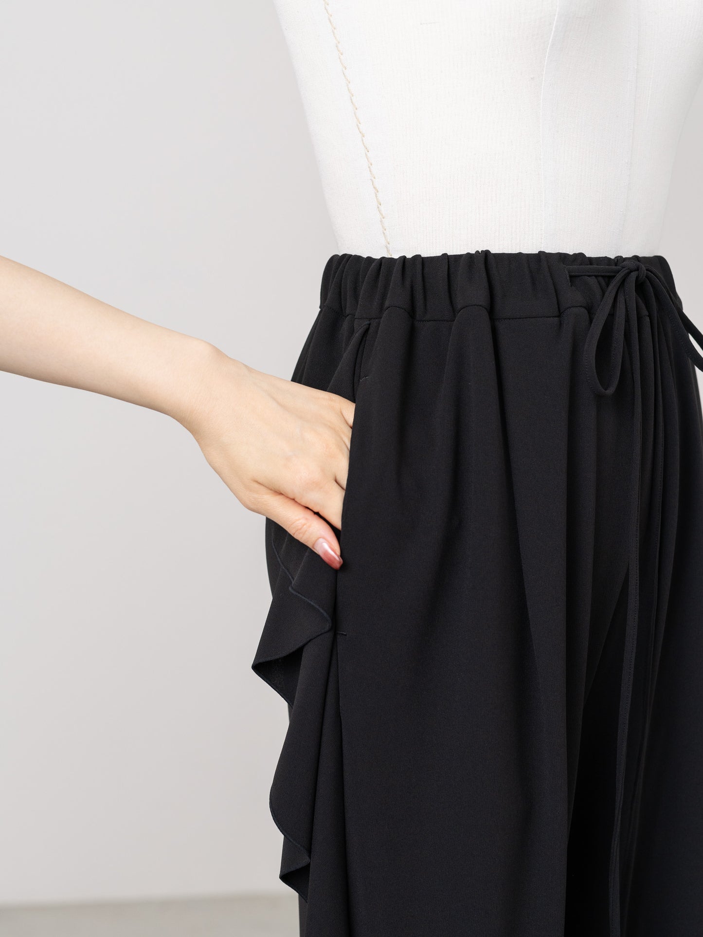 【PRE ORDER】Melt Ruffle Pants