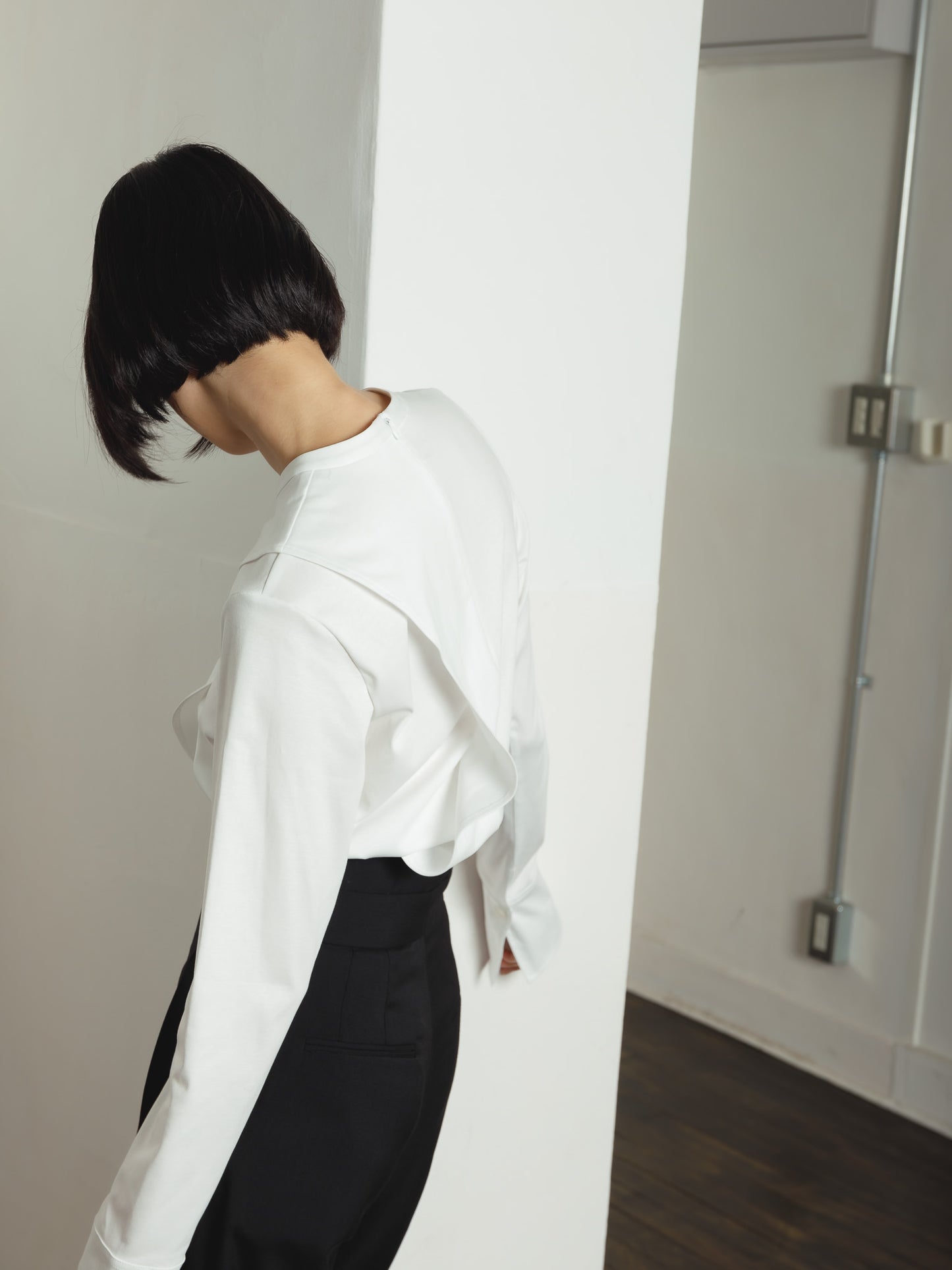 DETAIL LONG T-SHIRT