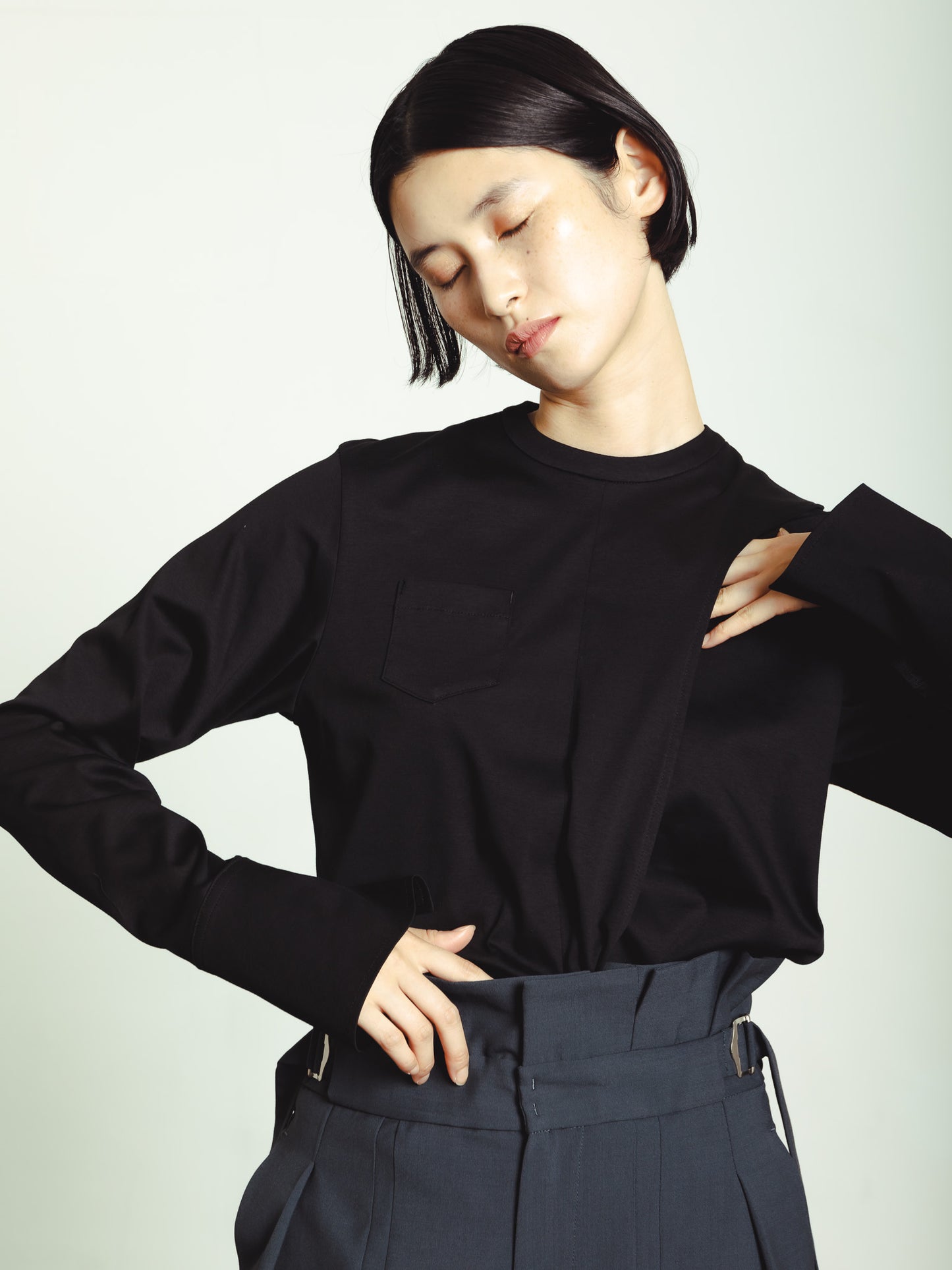 DETAIL LONG T-SHIRT
