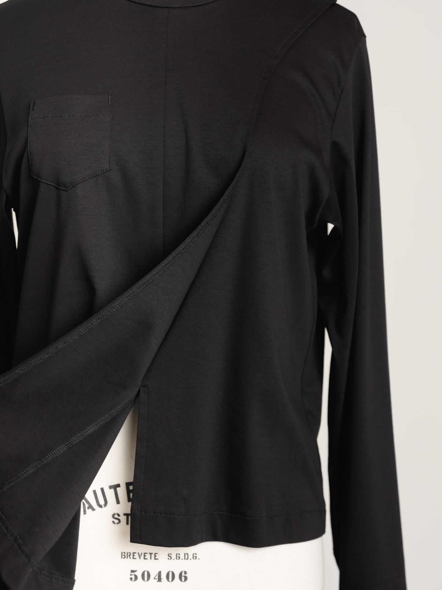 DETAIL LONG T-SHIRT