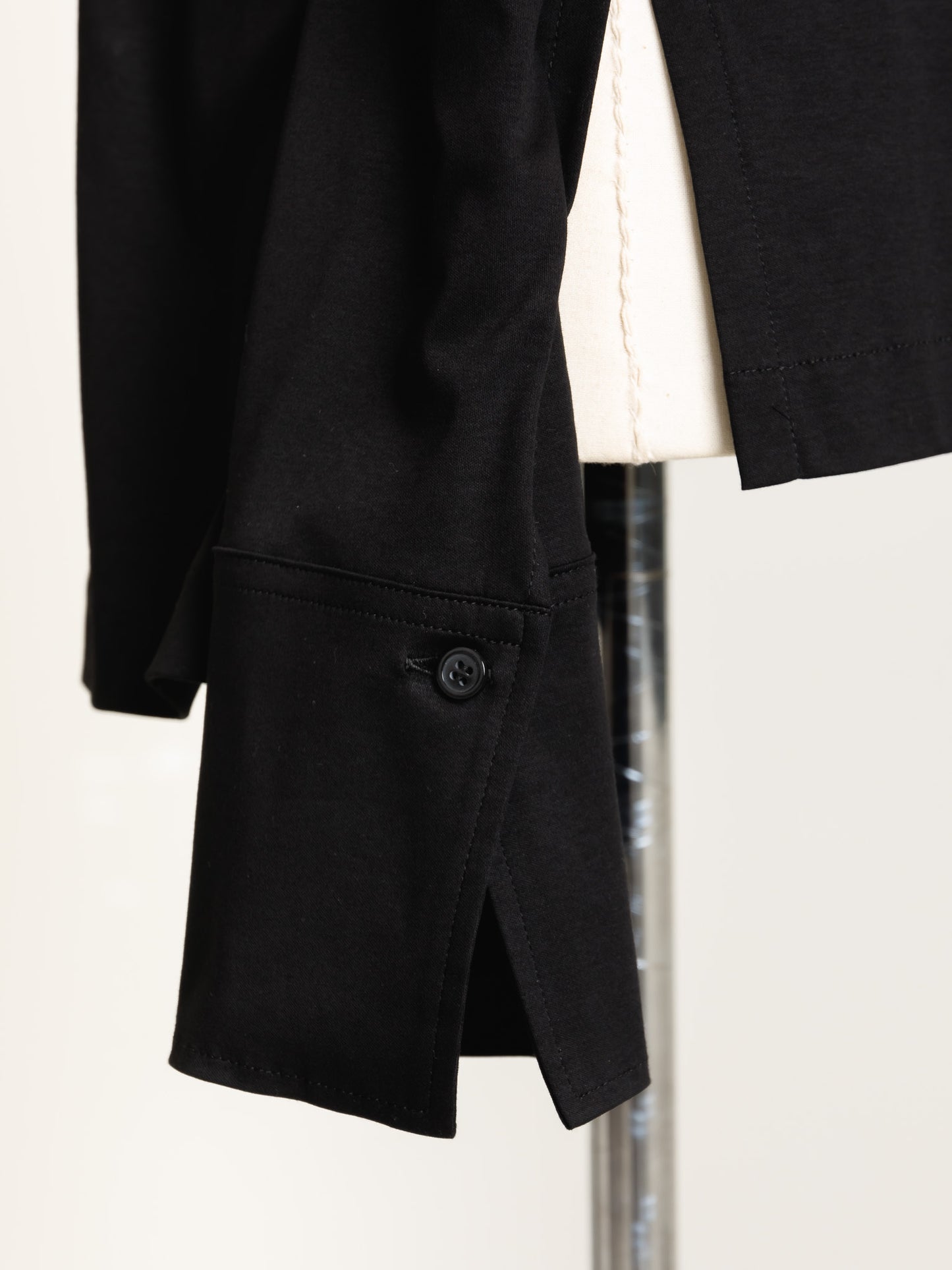 DETAIL LONG T-SHIRT