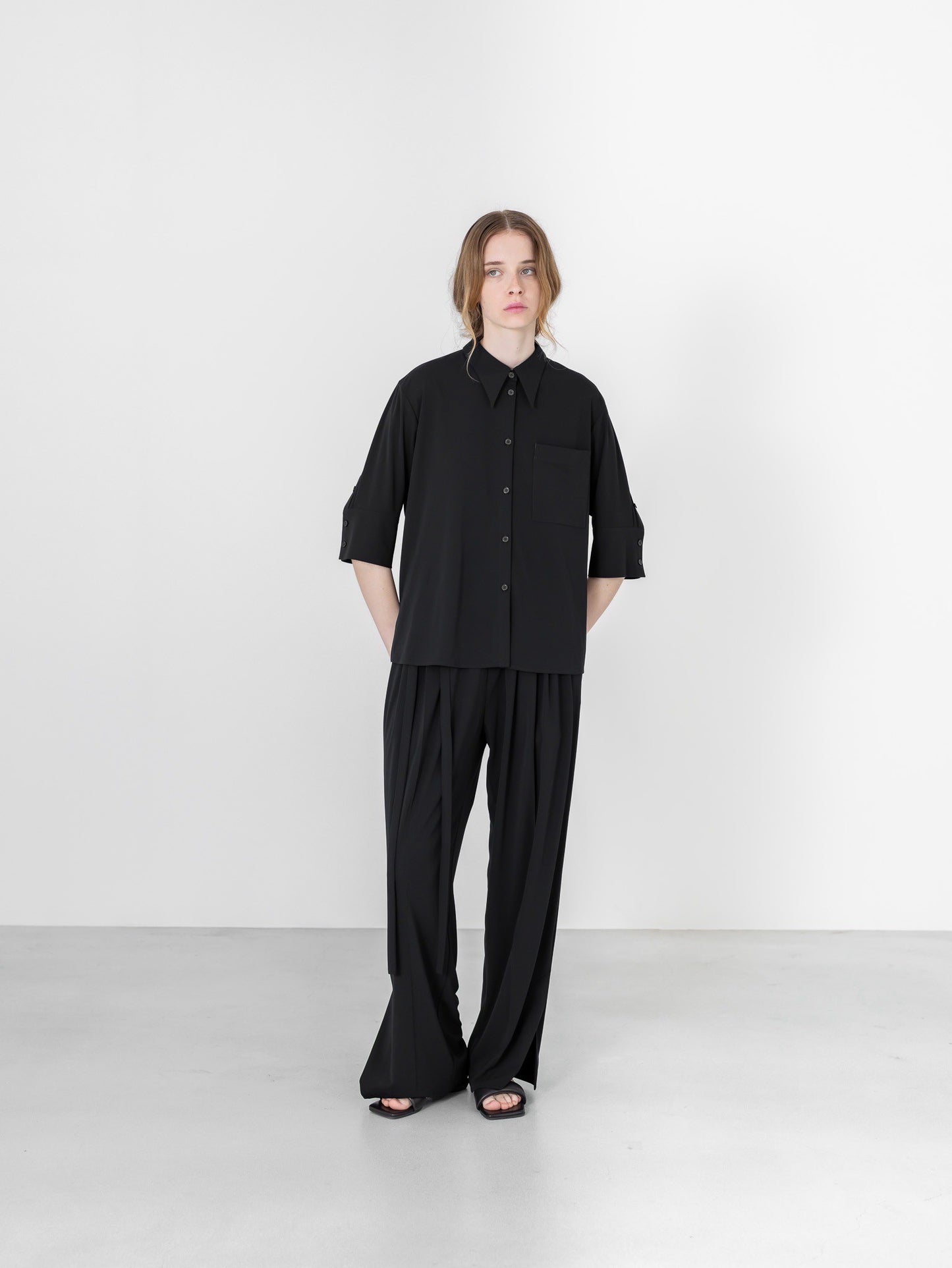 MELT DRAPE PANTS