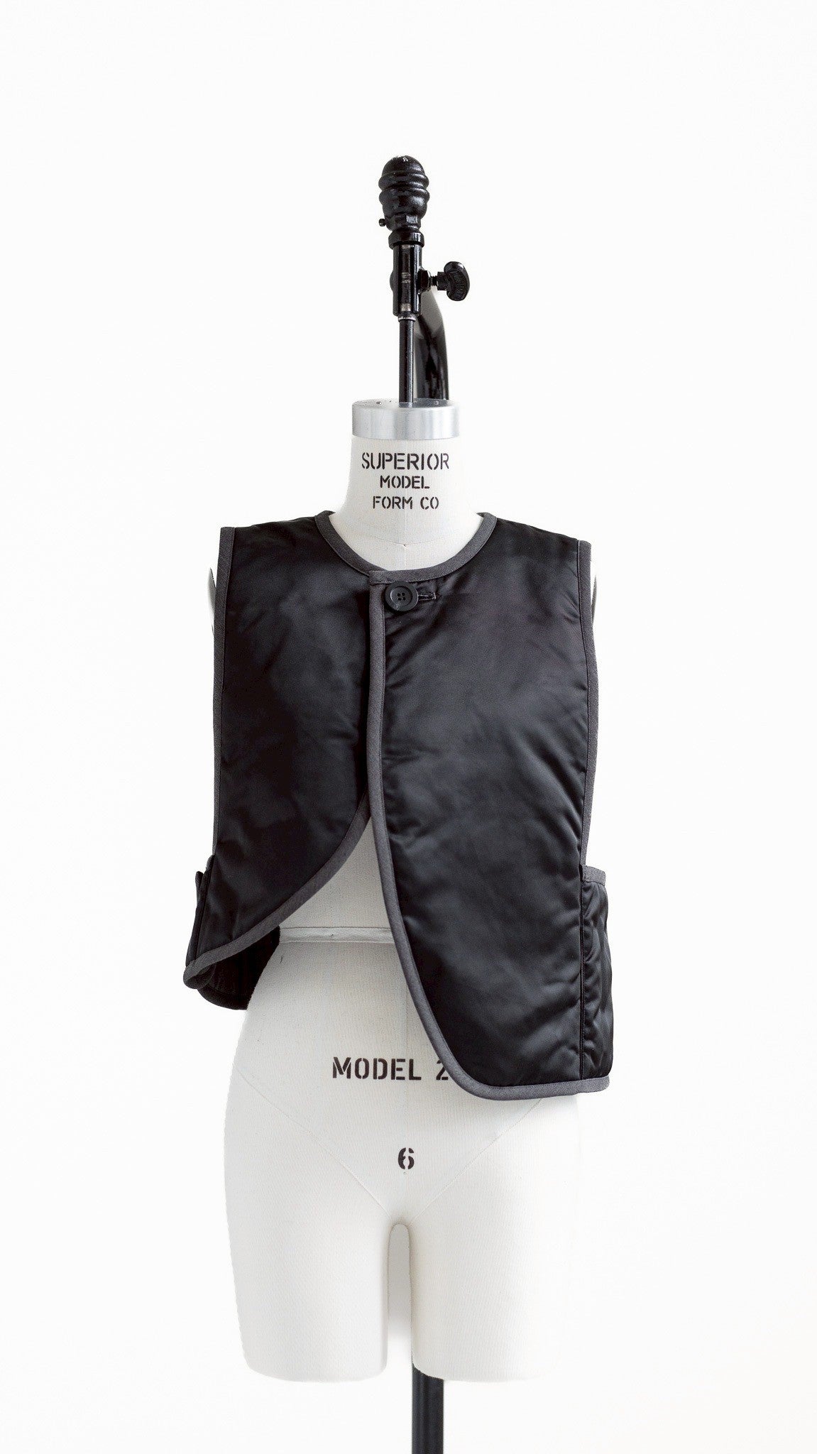 【PRE-ORDER】Reversible Vest(2color)