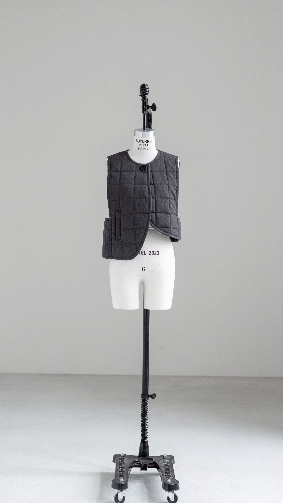 【PRE-ORDER】Reversible Vest(2color)