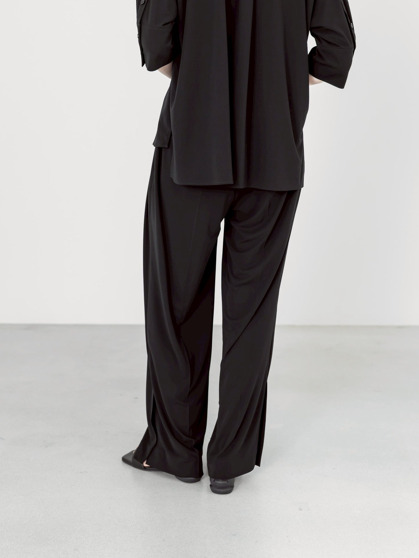 MELT DRAPE PANTS
