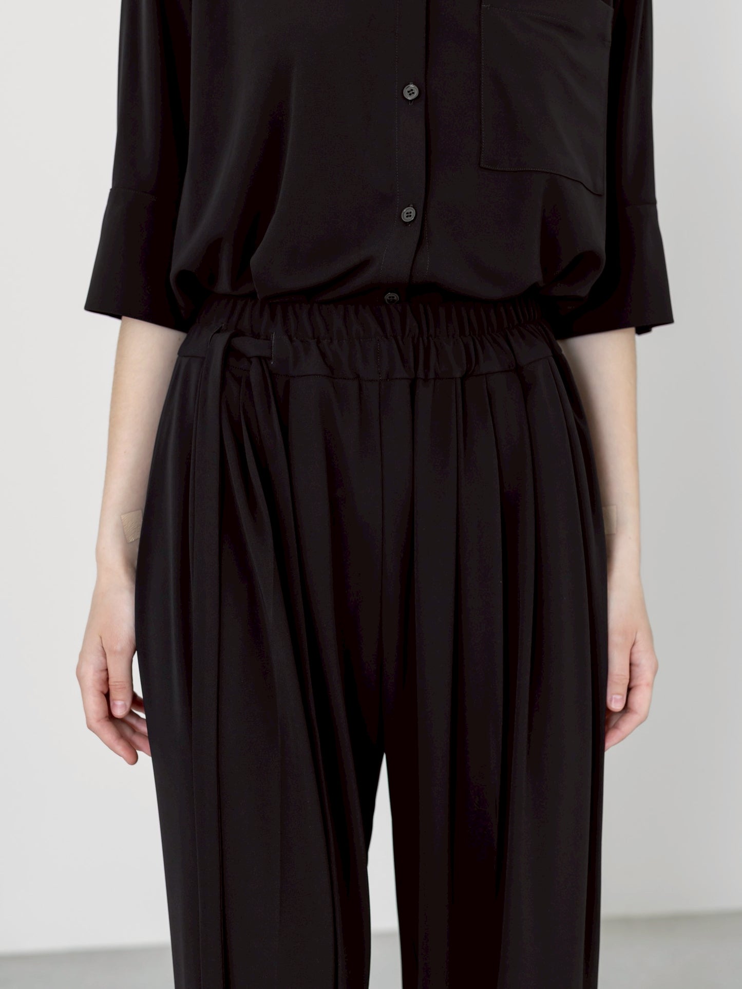 MELT DRAPE PANTS