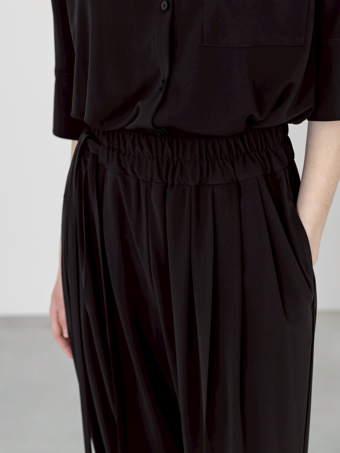 MELT DRAPE PANTS