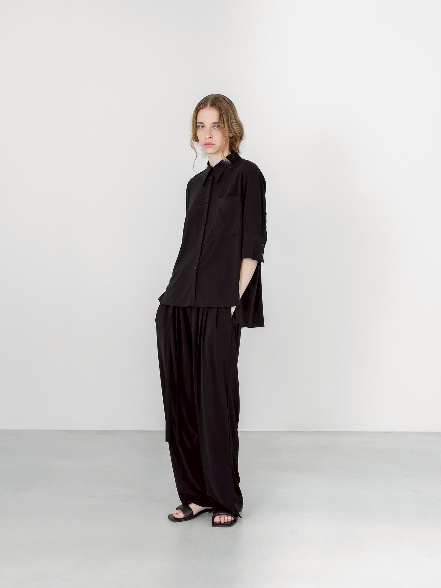 MELT DRAPE PANTS