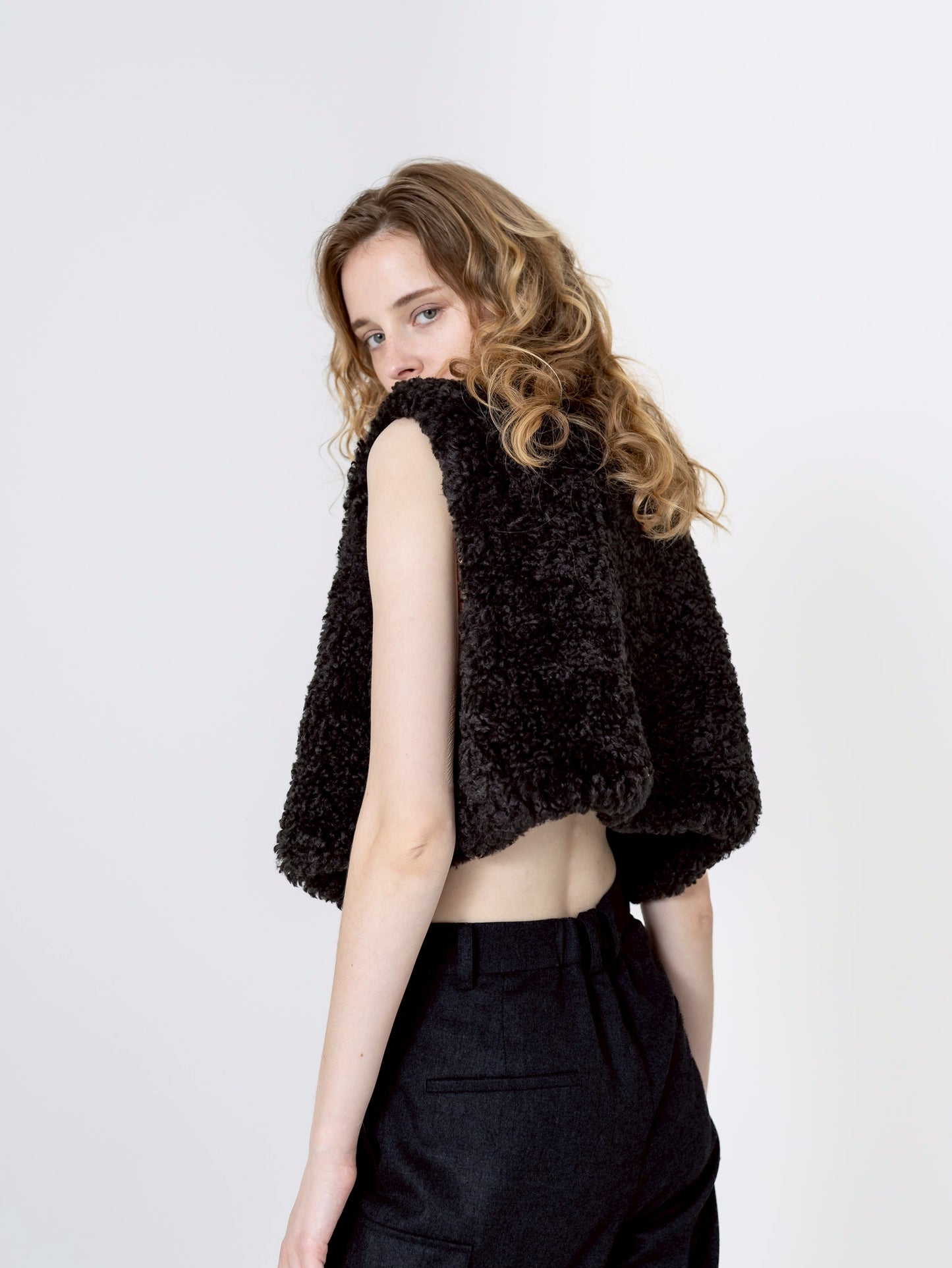 【PRE-ORDER】Boa Vest(2color)
