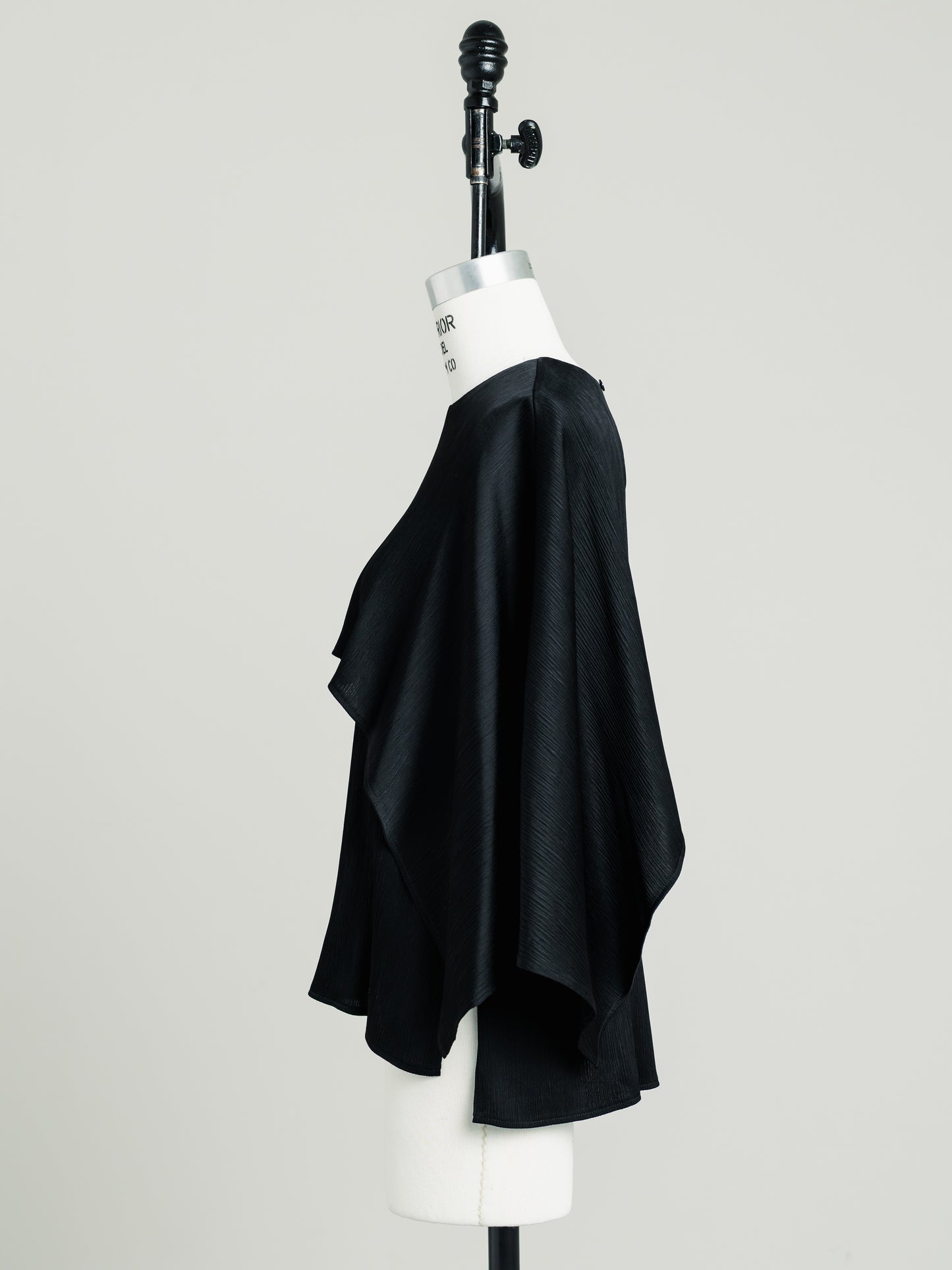 【PRE ORDER】Satin Crepe Cape