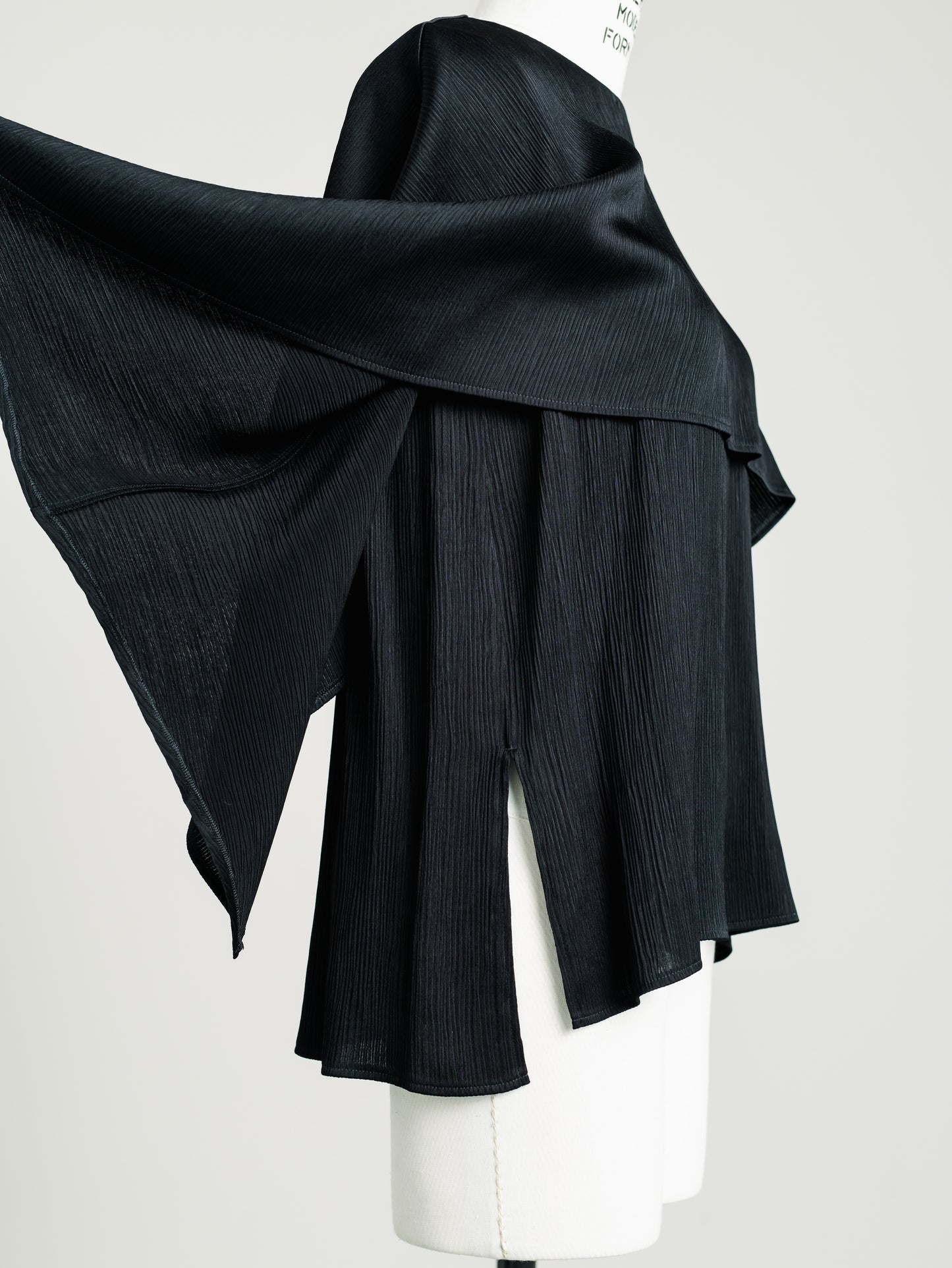 【PRE ORDER】Satin Crepe Cape