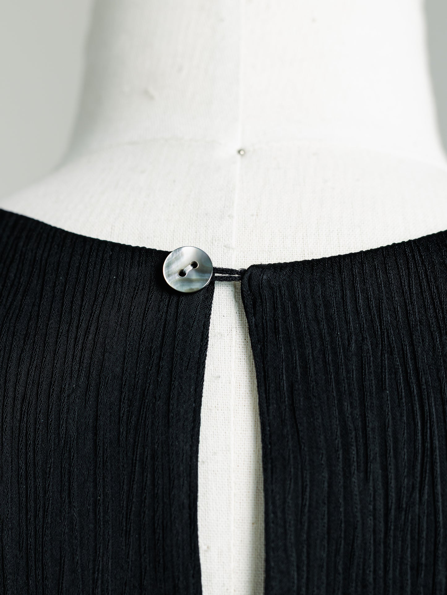 【PRE ORDER】Satin Crepe Cape