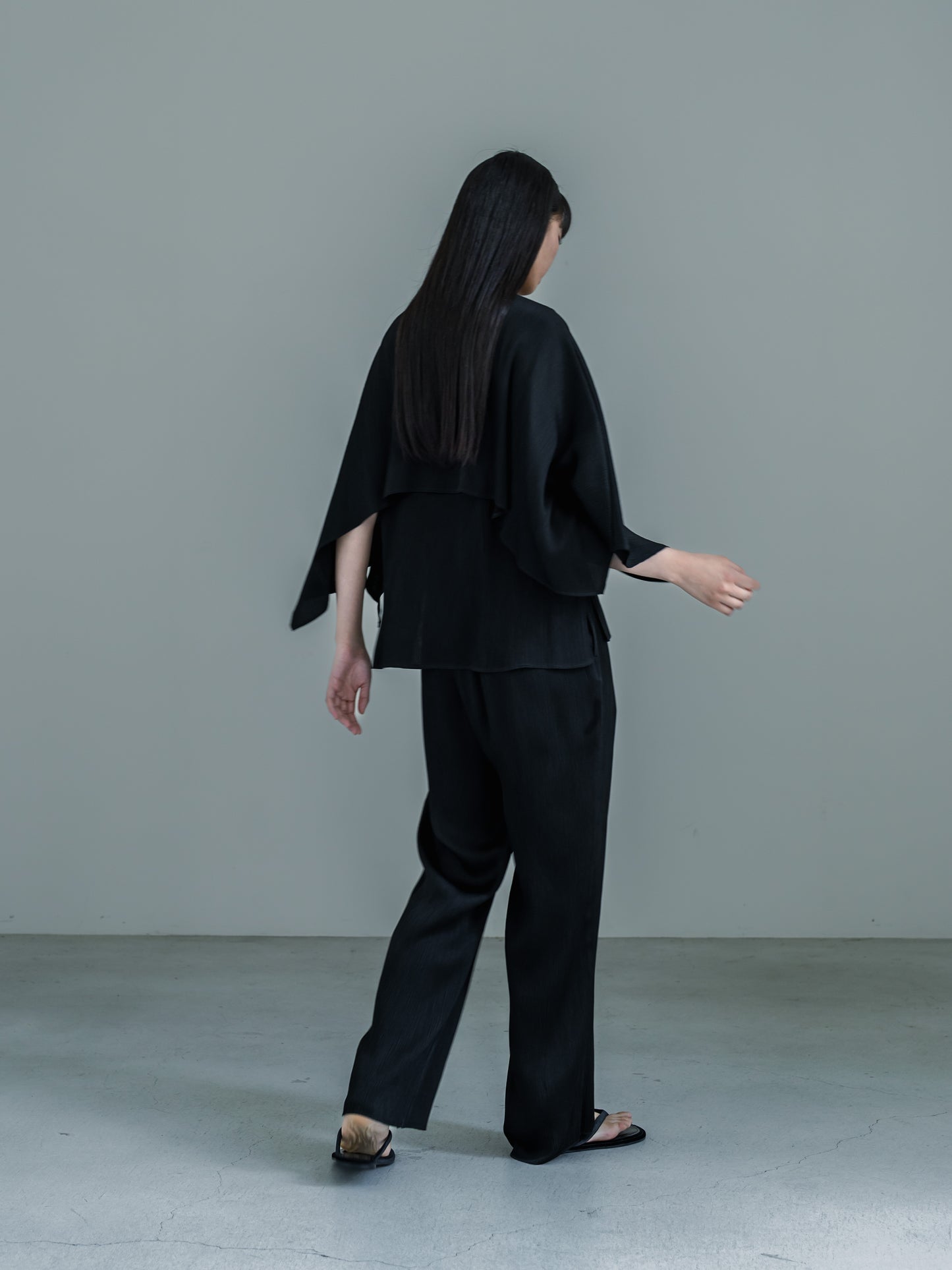 【PRE ORDER】Satin Crepe Cape