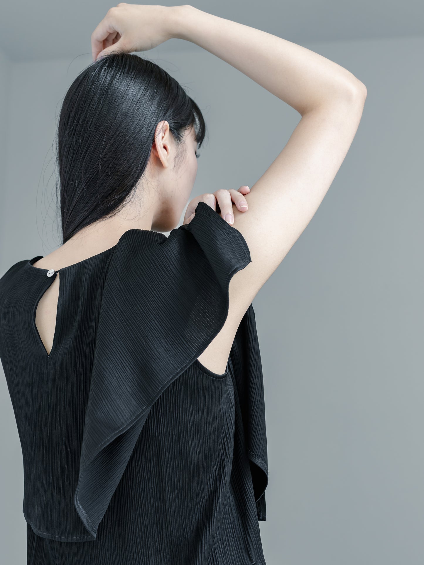 【PRE ORDER】Satin Crepe Cape