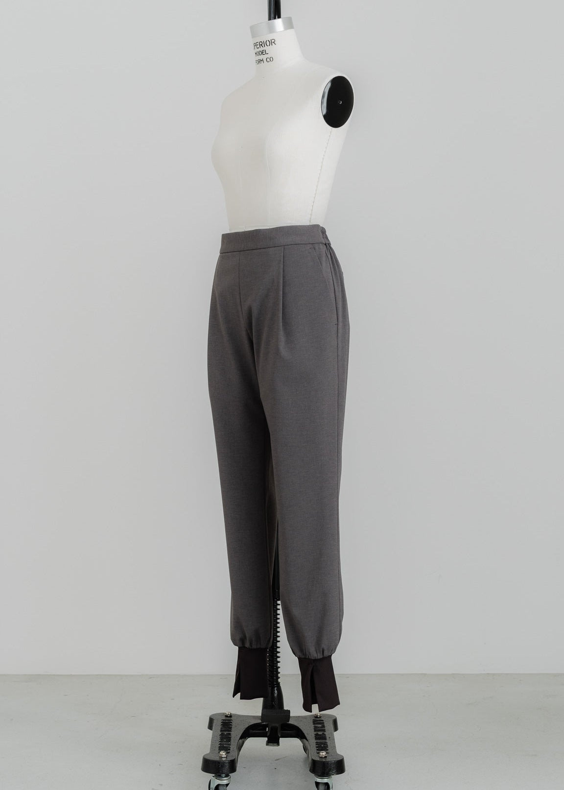 【PRE ORDER】Airy Form Belle Pants(warm gray)