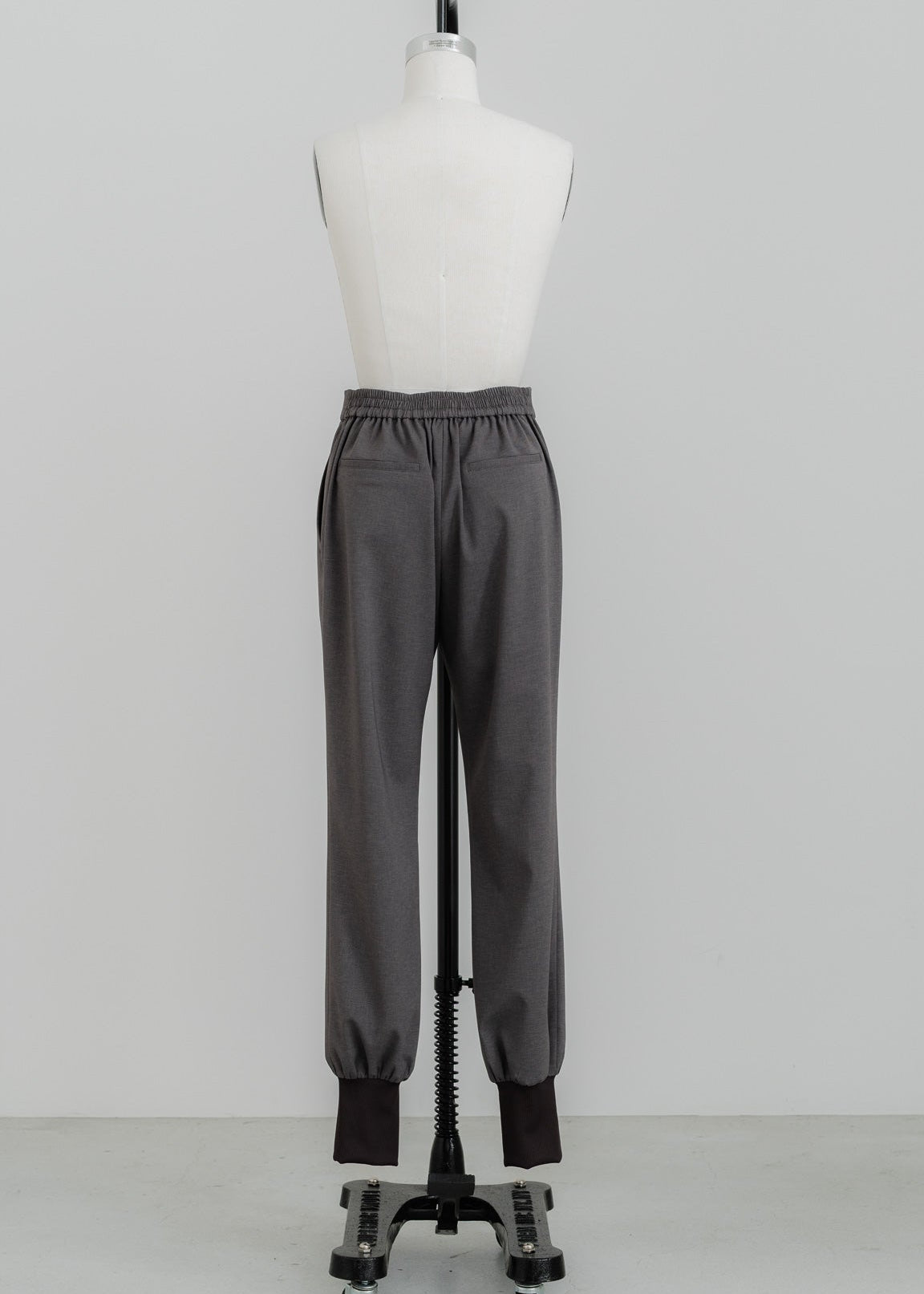 【PRE ORDER】Airy Form Belle Pants(warm gray)