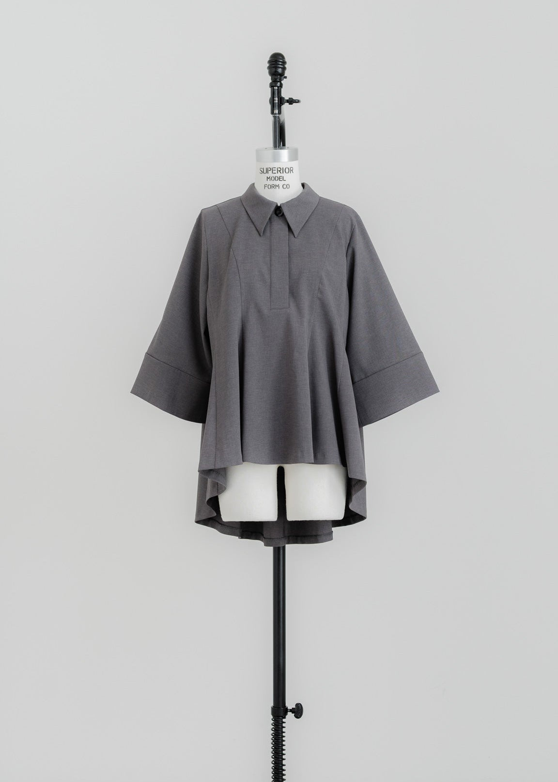 【PRE ORDER】Airy Form Shirt(warm gray)