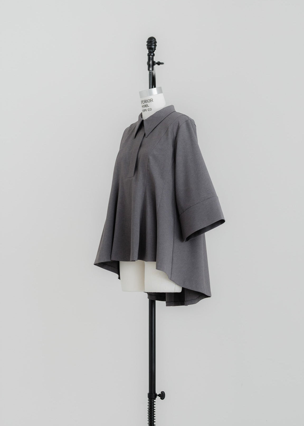 【PRE ORDER】Airy Form Shirt(warm gray)
