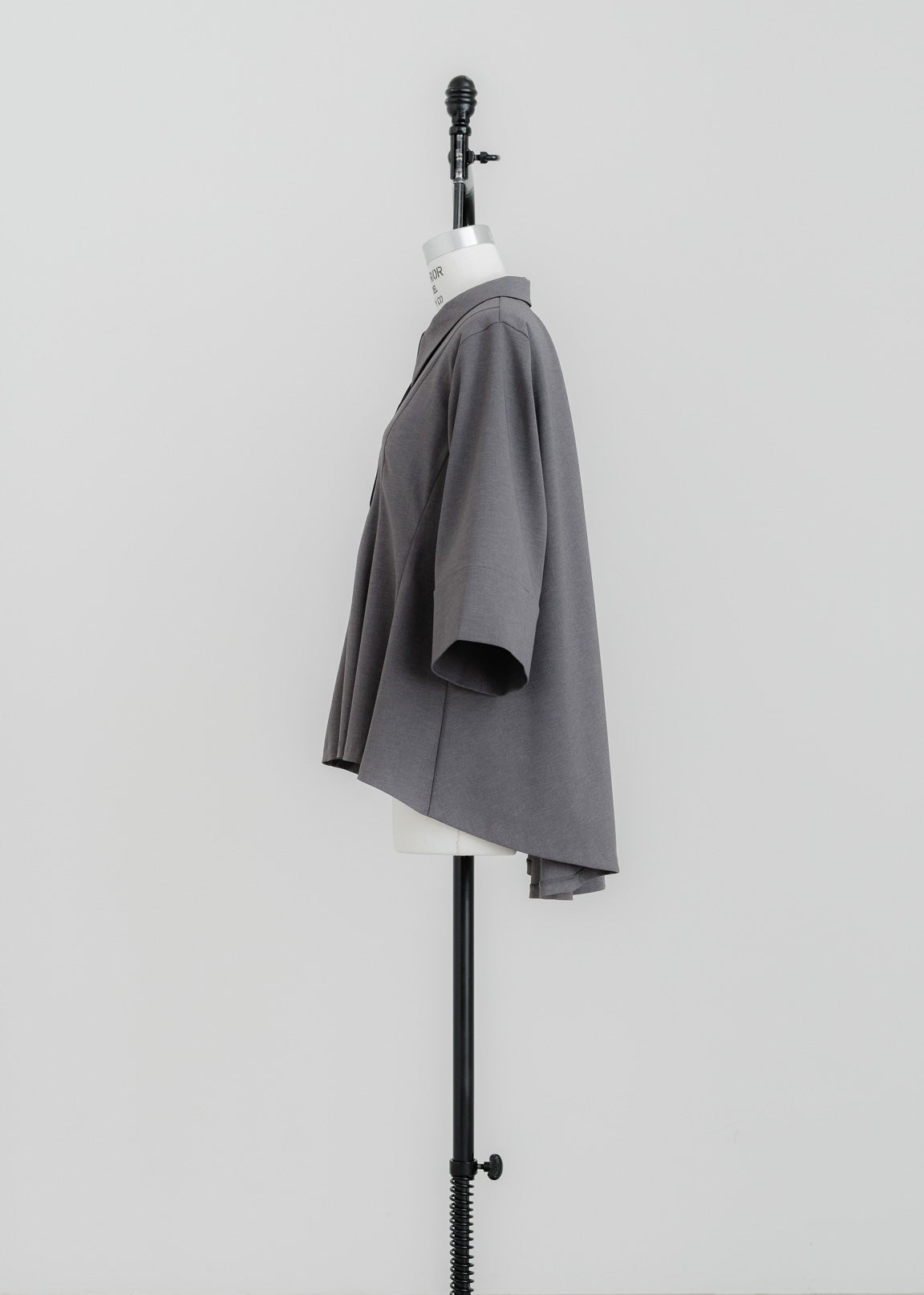 【PRE ORDER】Airy Form Shirt(warm gray)