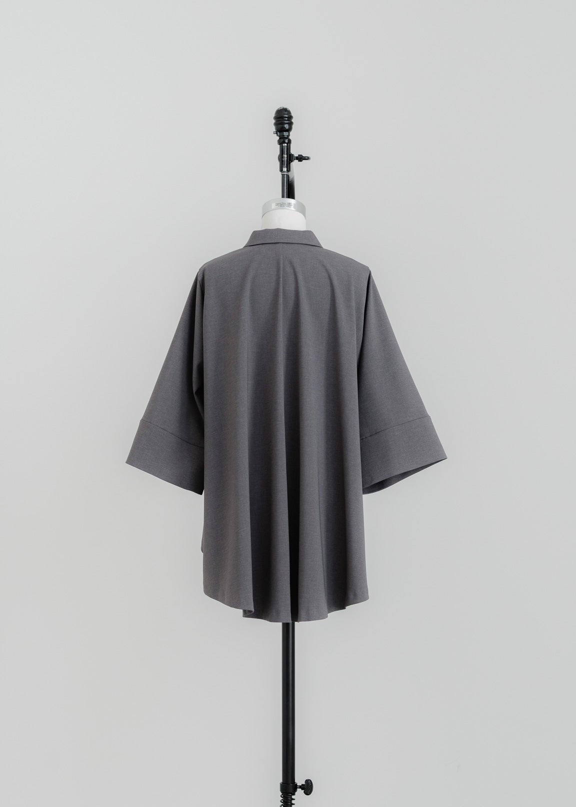 【PRE ORDER】Airy Form Shirt(warm gray)