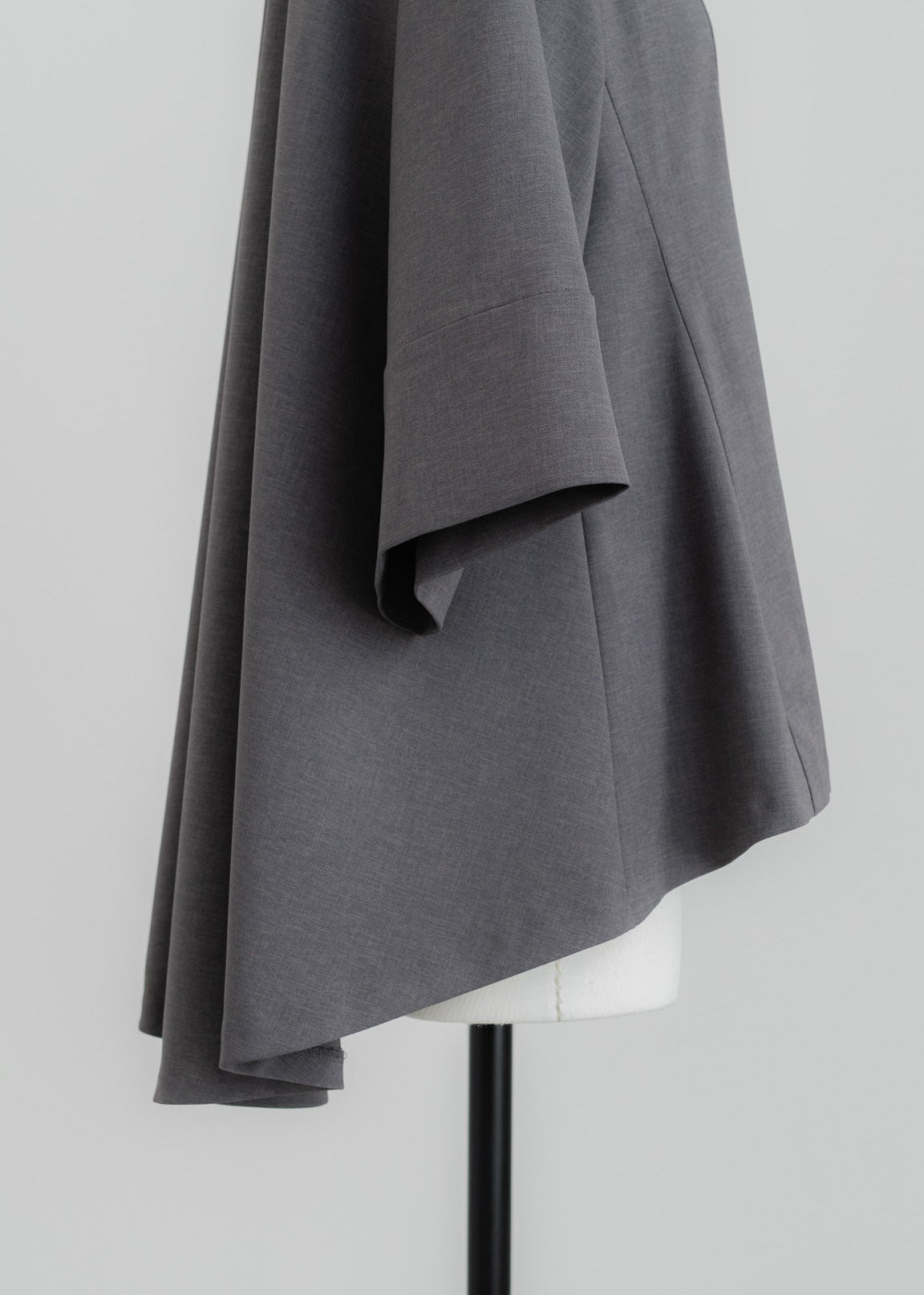 【PRE ORDER】Airy Form Shirt(warm gray)