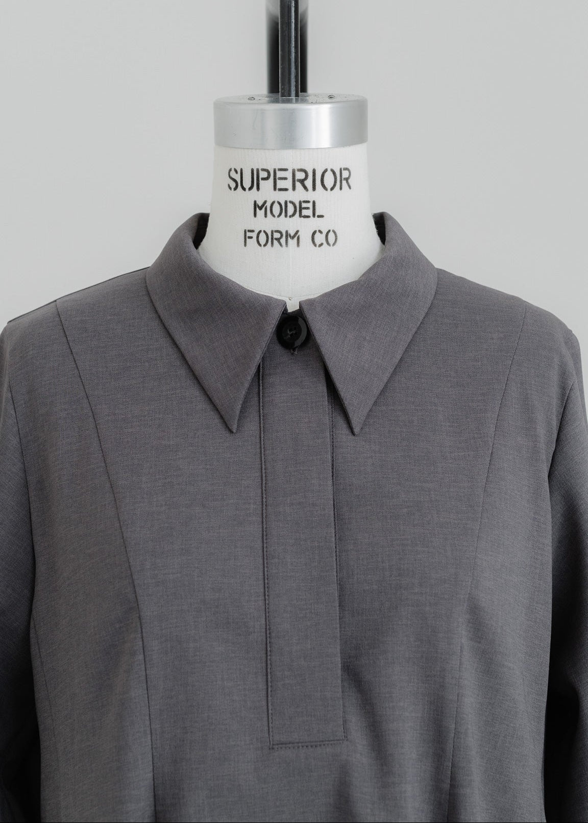 【PRE ORDER】Airy Form Shirt(warm gray)