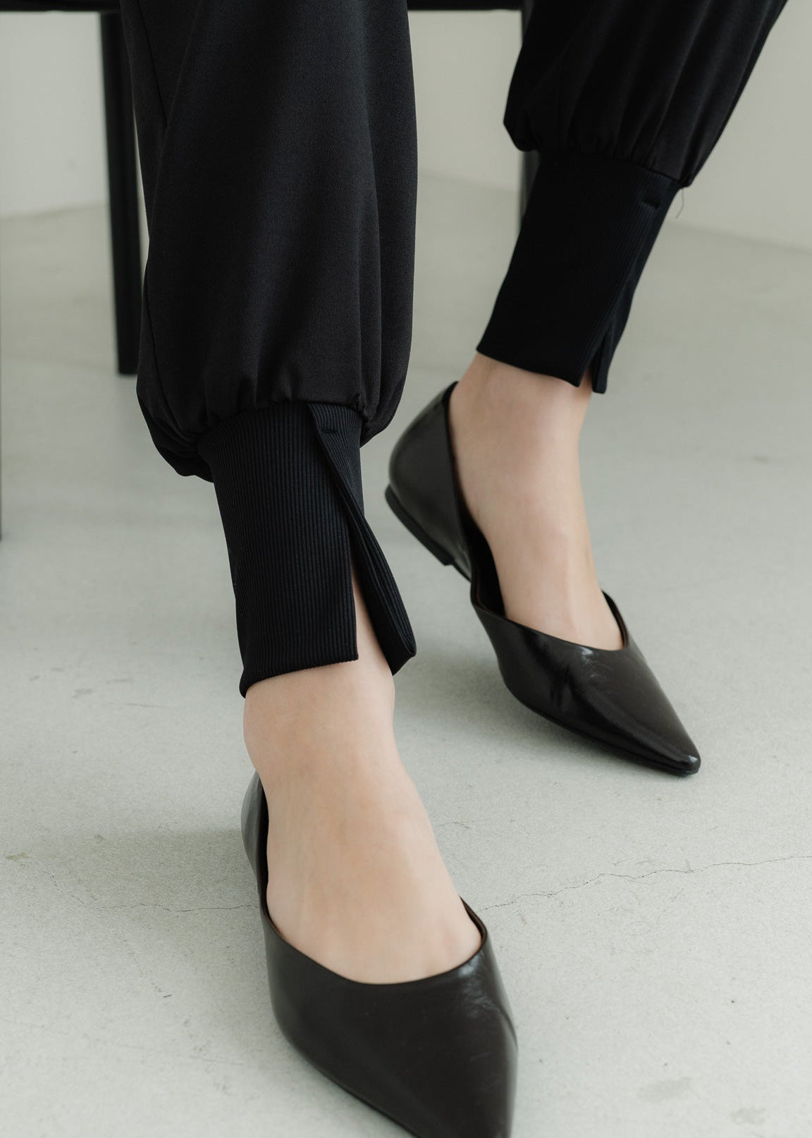【PRE ORDER】Airy Form Belle Pants(black)