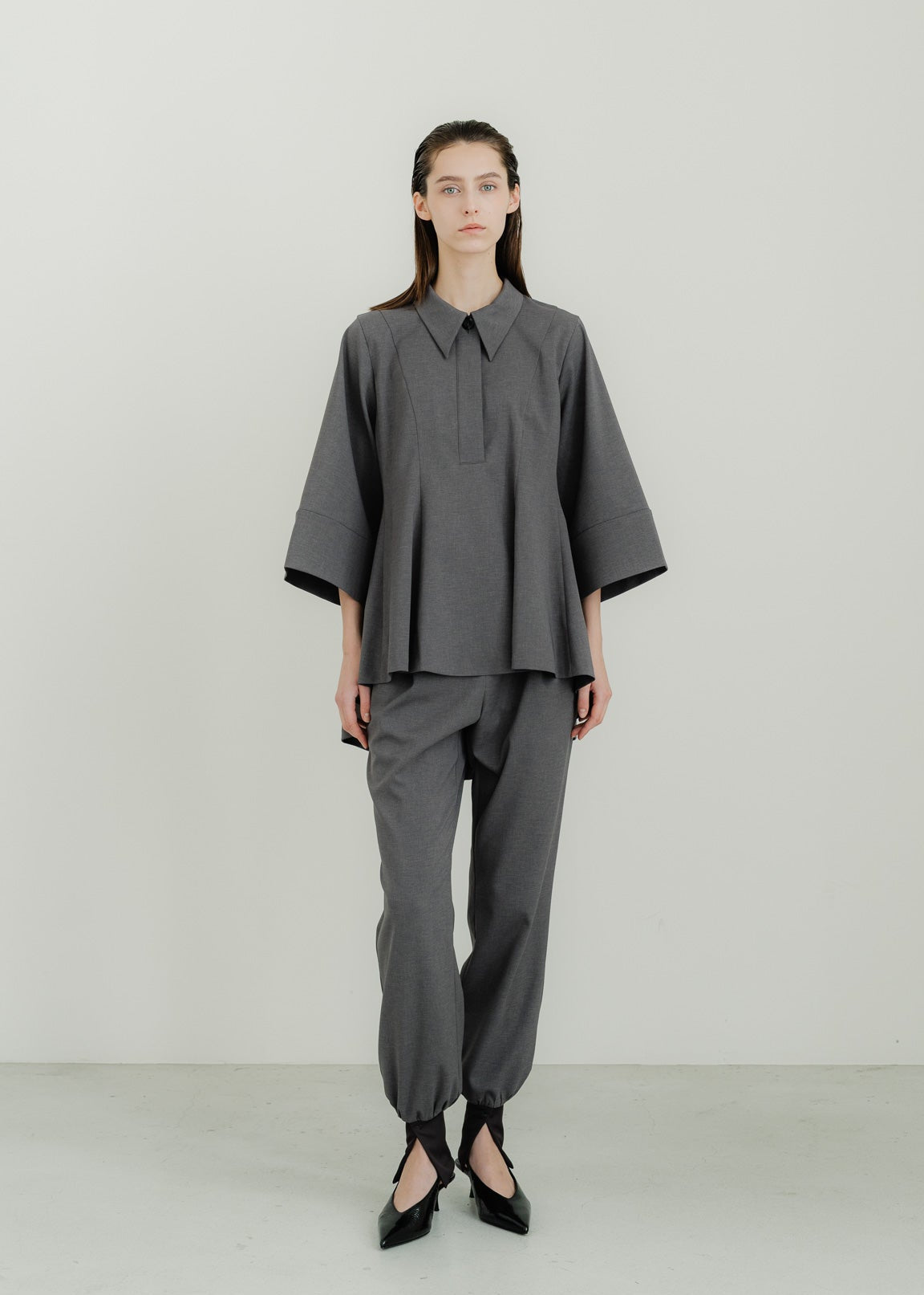 IORE イオレ　BELLE STRAIGHT PANTS ベルストレートパンツ PANTS – IORE