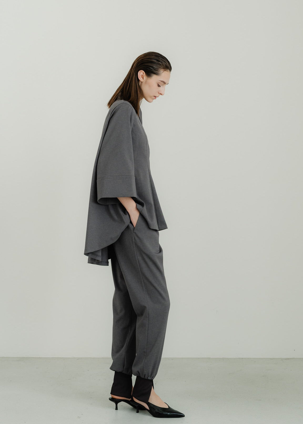 【PRE ORDER】Airy Form Belle Pants(warm gray)