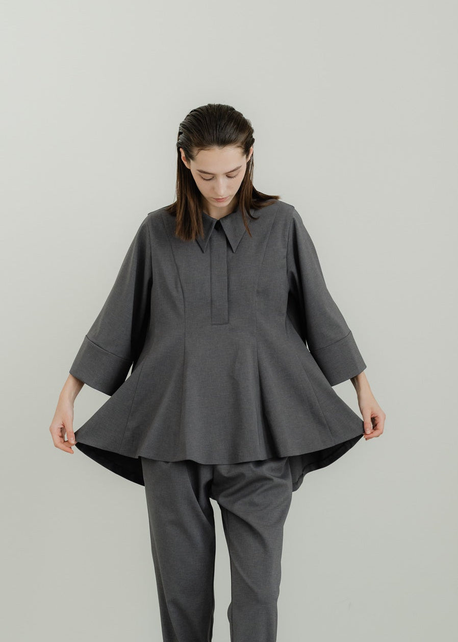 【PRE ORDER】Airy Form Shirt(warm gray)