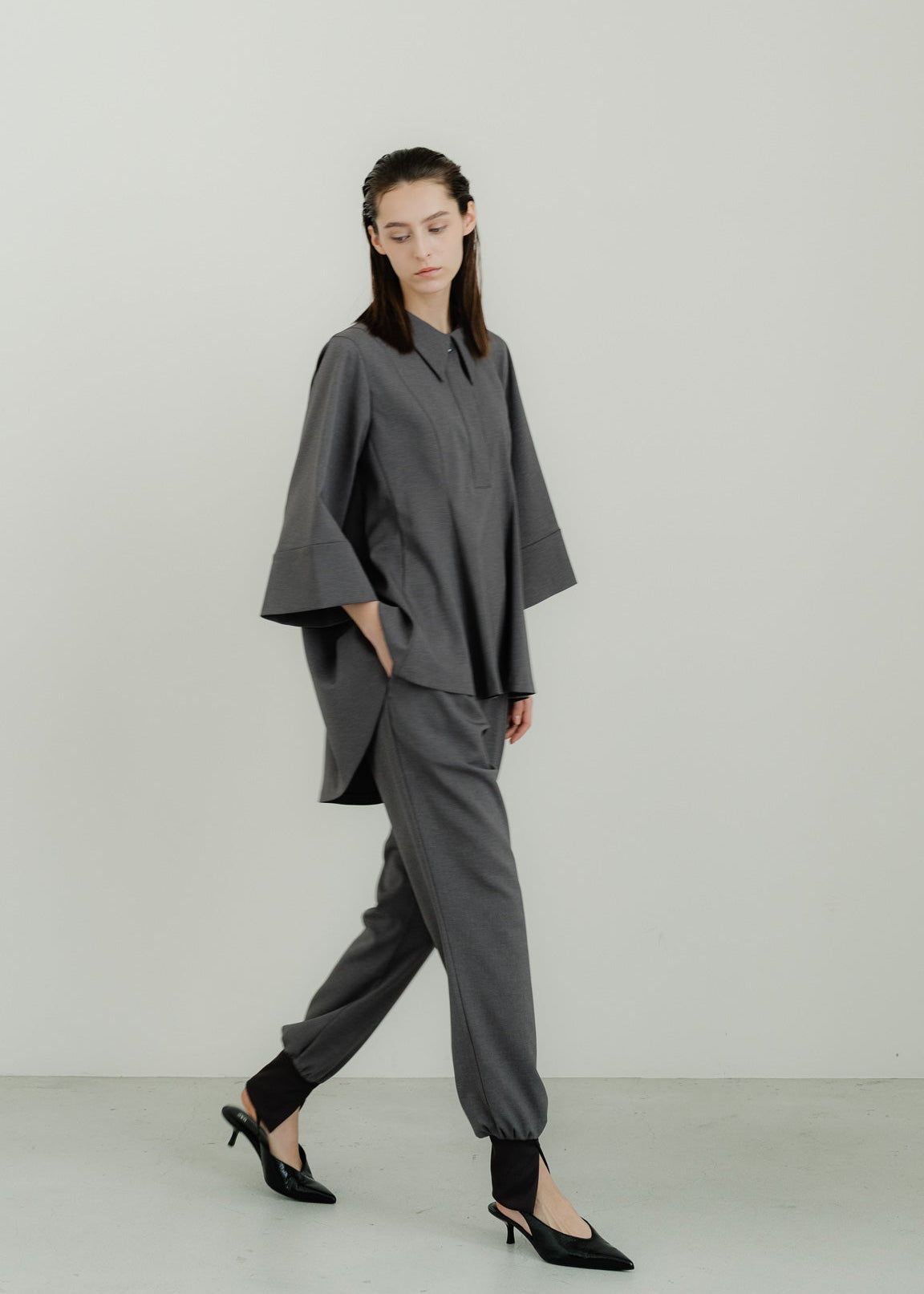 【PRE ORDER】Airy Form Belle Pants(warm gray)