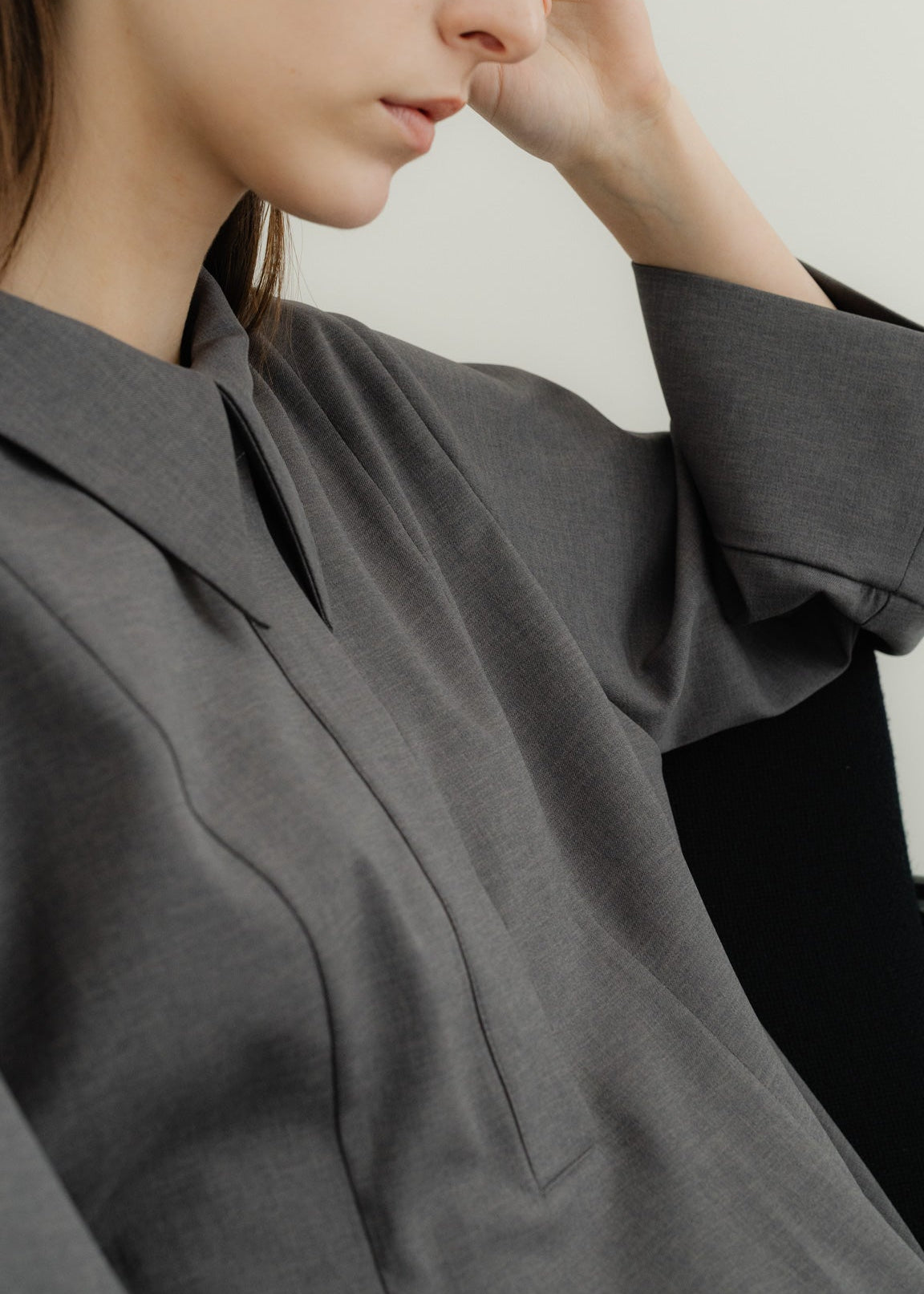 【PRE ORDER】Airy Form Shirt(warm gray)