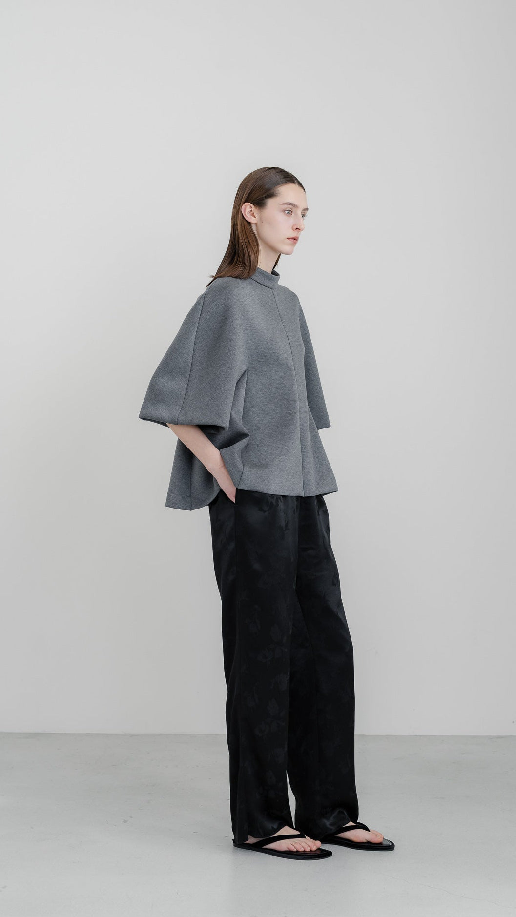 【新品】IORE イオレ Accent Sleeve Knit IORE ：イオレ公式オンラインショッピングサイト