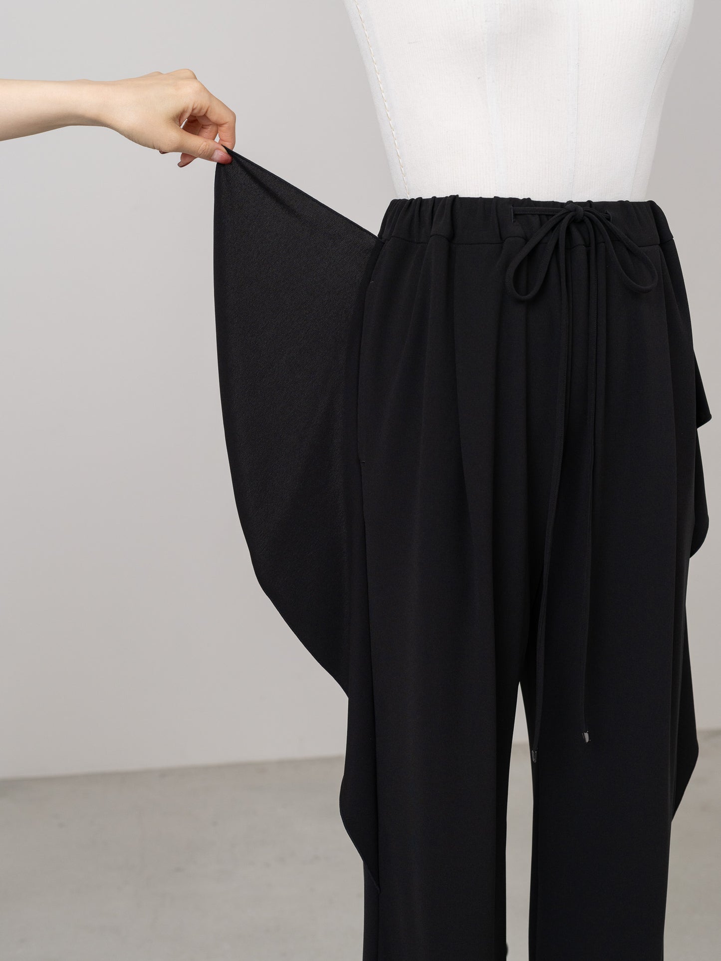 【PRE ORDER】Melt Ruffle Pants