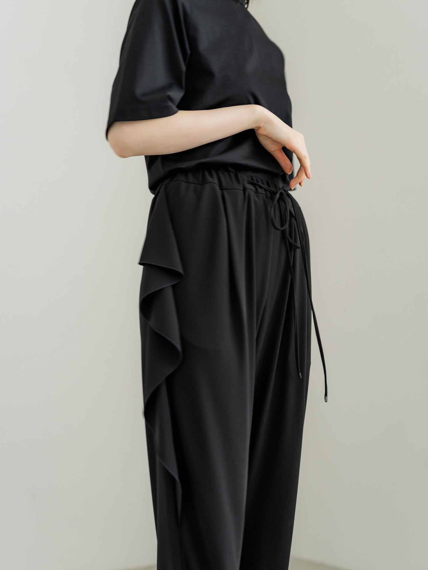 【PRE ORDER】Melt Ruffle Pants