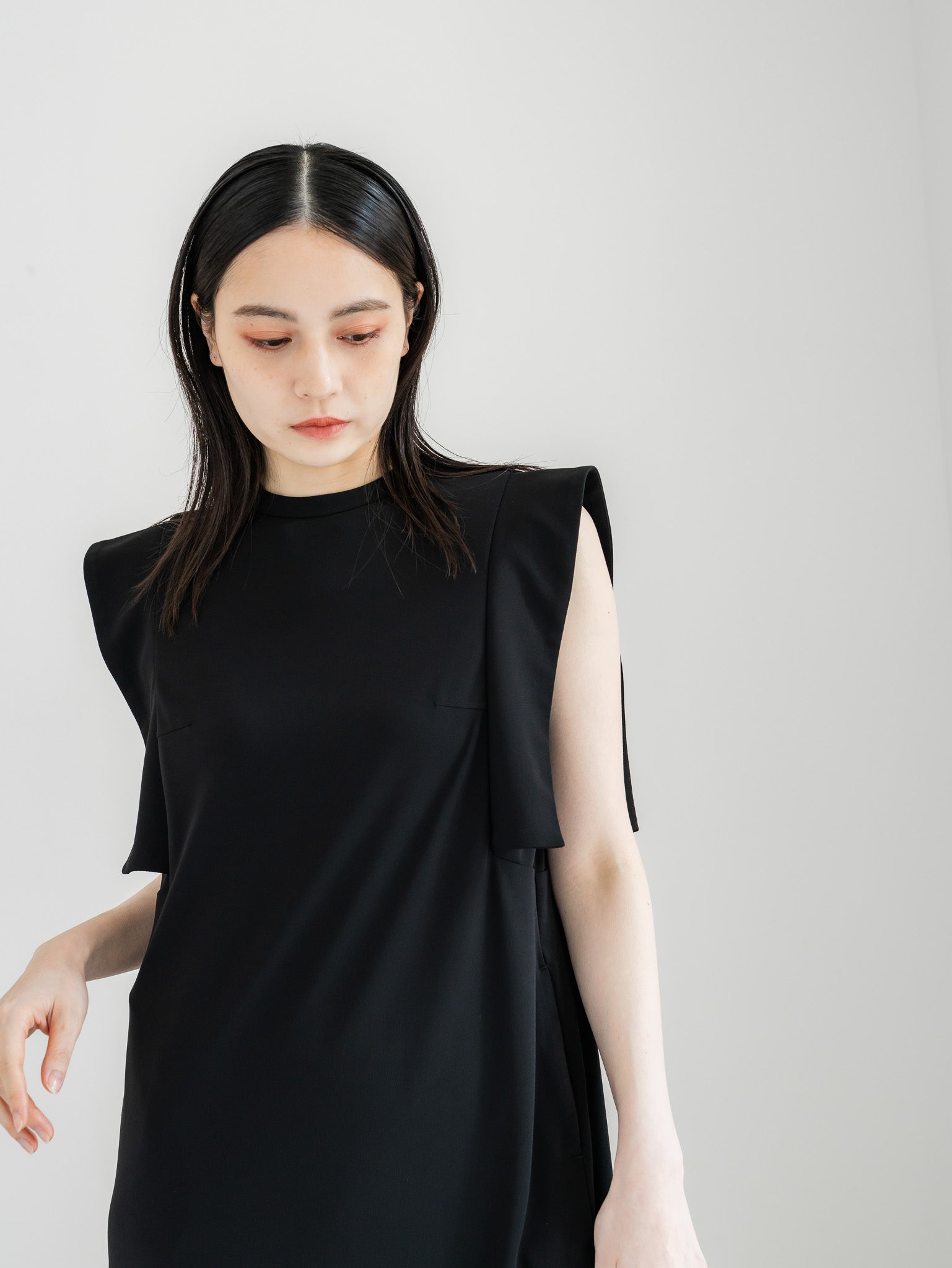【新品】iore イオレ　Triangle Parts 　黒 IORE ONLINE STORE(イオレオフィシャルオンラインストア)即納アイテム
