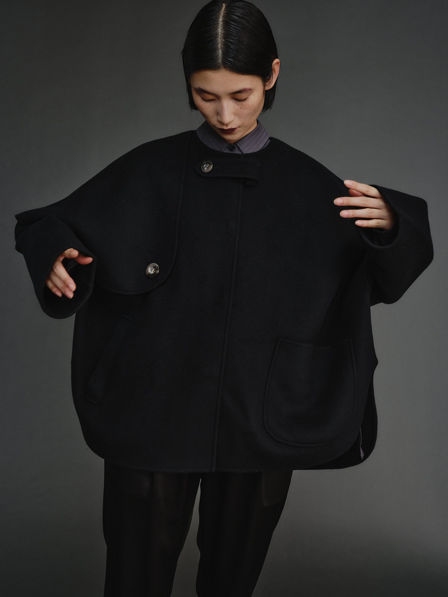 【PREORDER】PONCHO COAT / BLACK