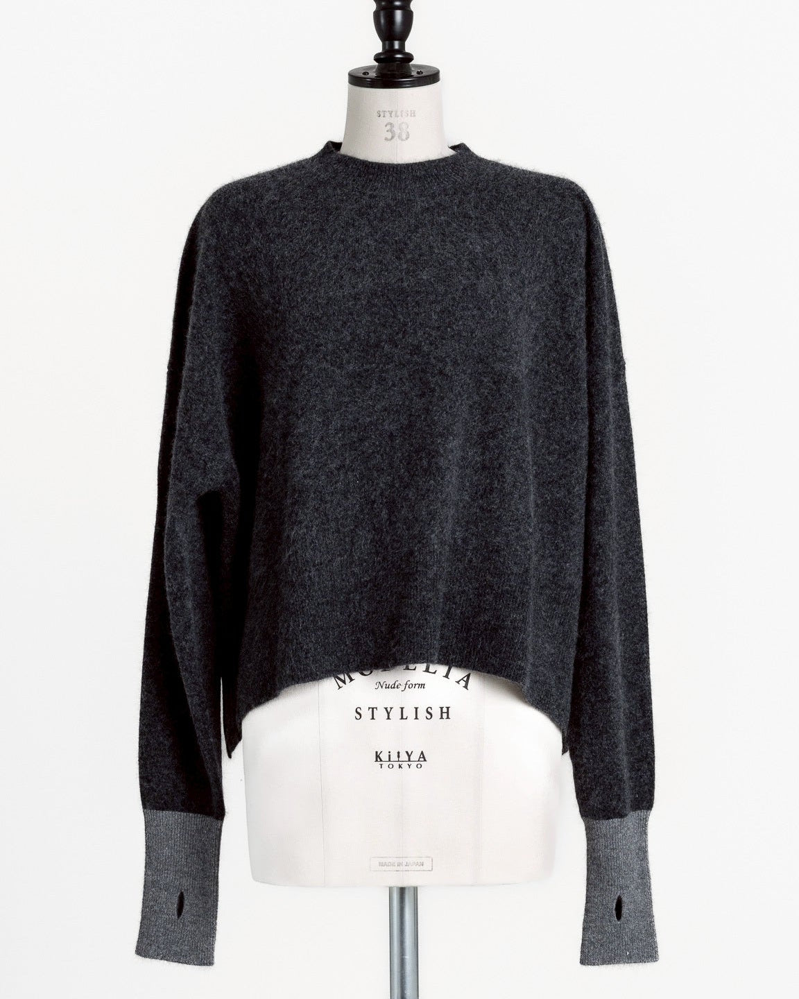 CHARCOAL BLACK