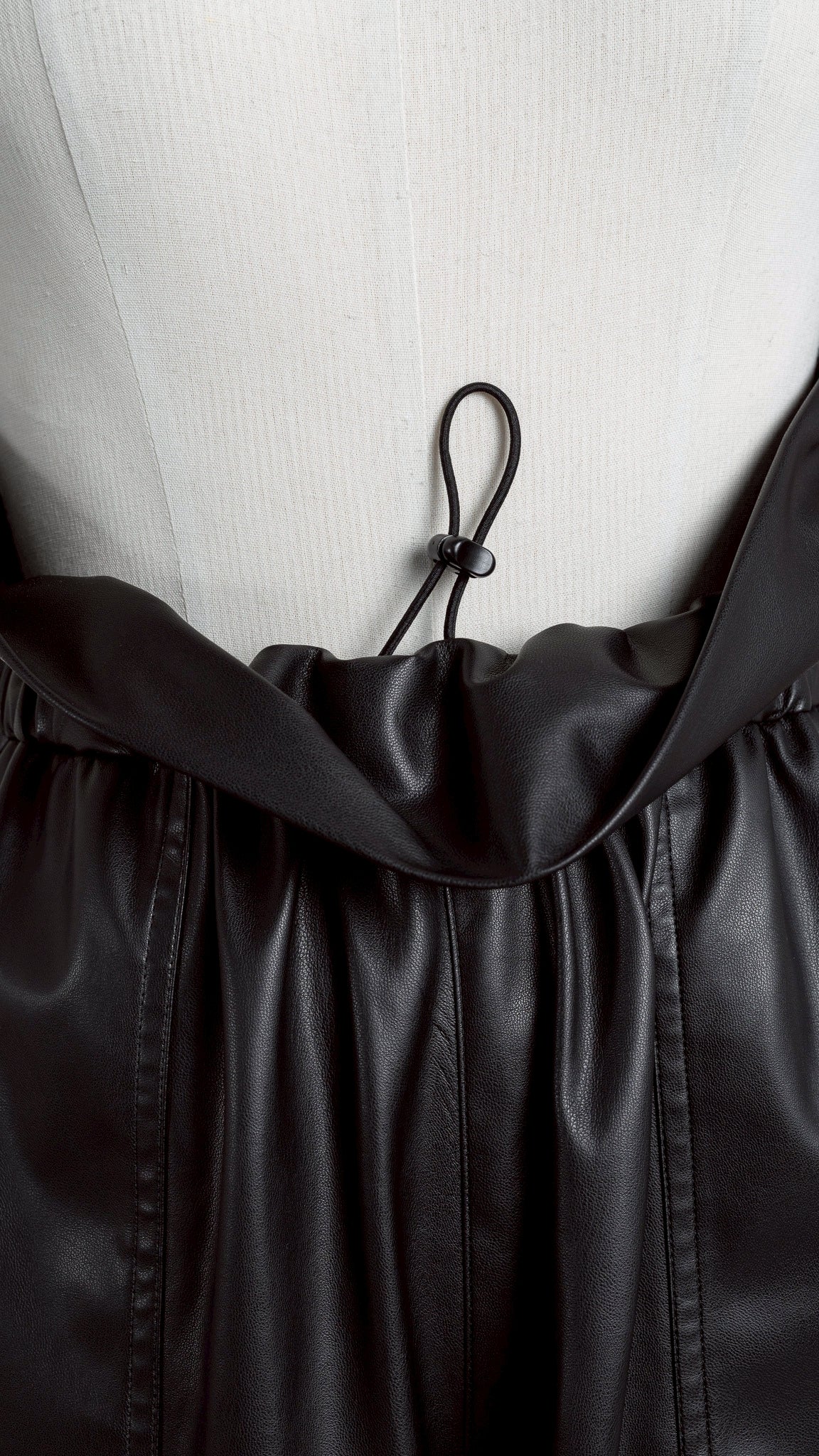 【PRE-ORDER】Petal Leather Pants(1color)
