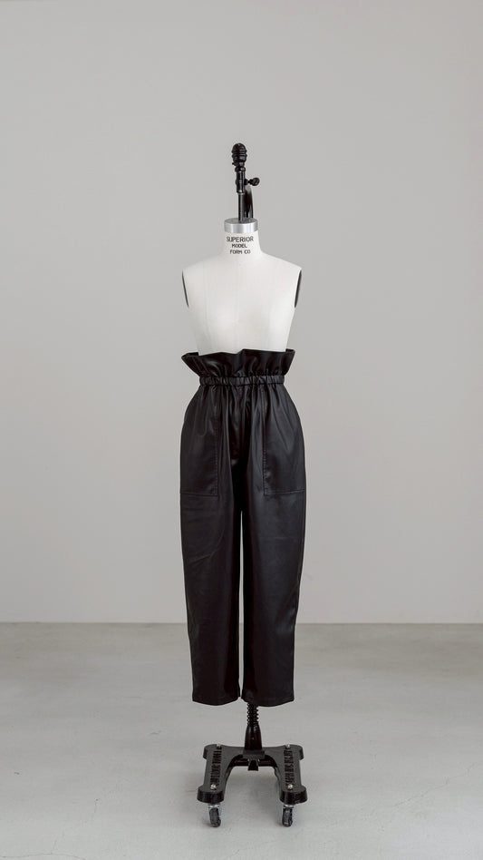【PRE-ORDER】Petal Leather Pants(1color)