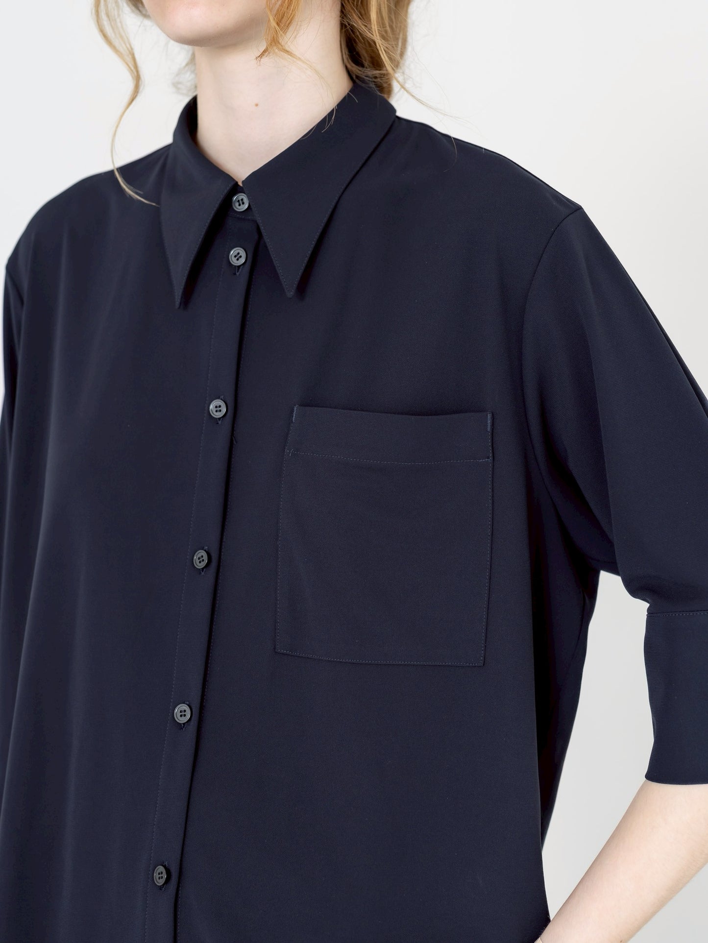 【PRE-ORDER】MELT SHIRT(NAVY)