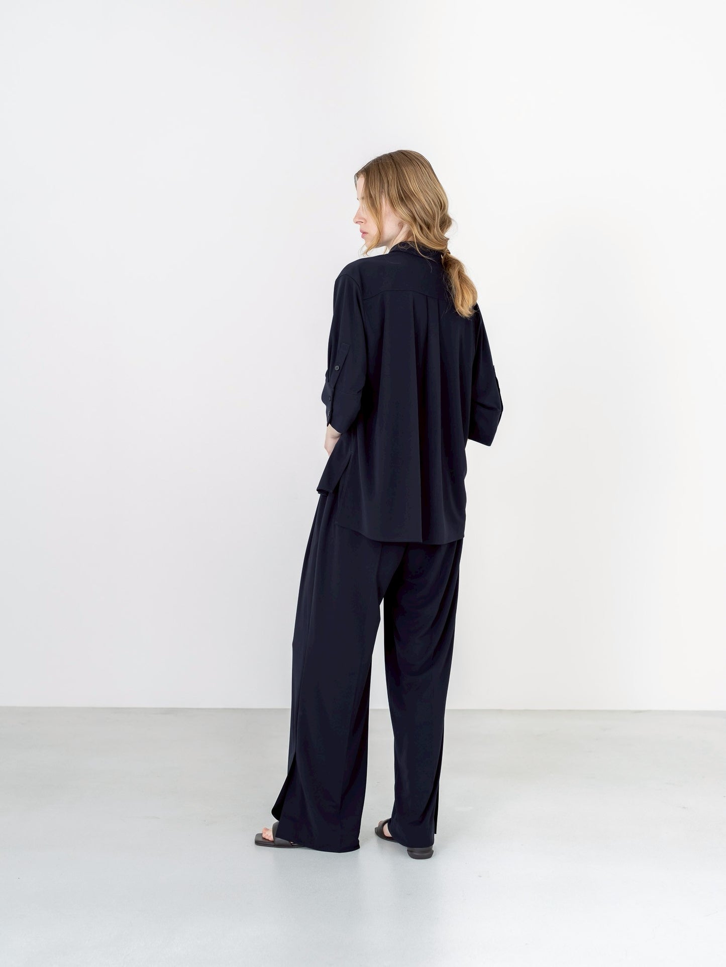 【PRE-ORDER】MELT DRAPE PANTS(NAVY)