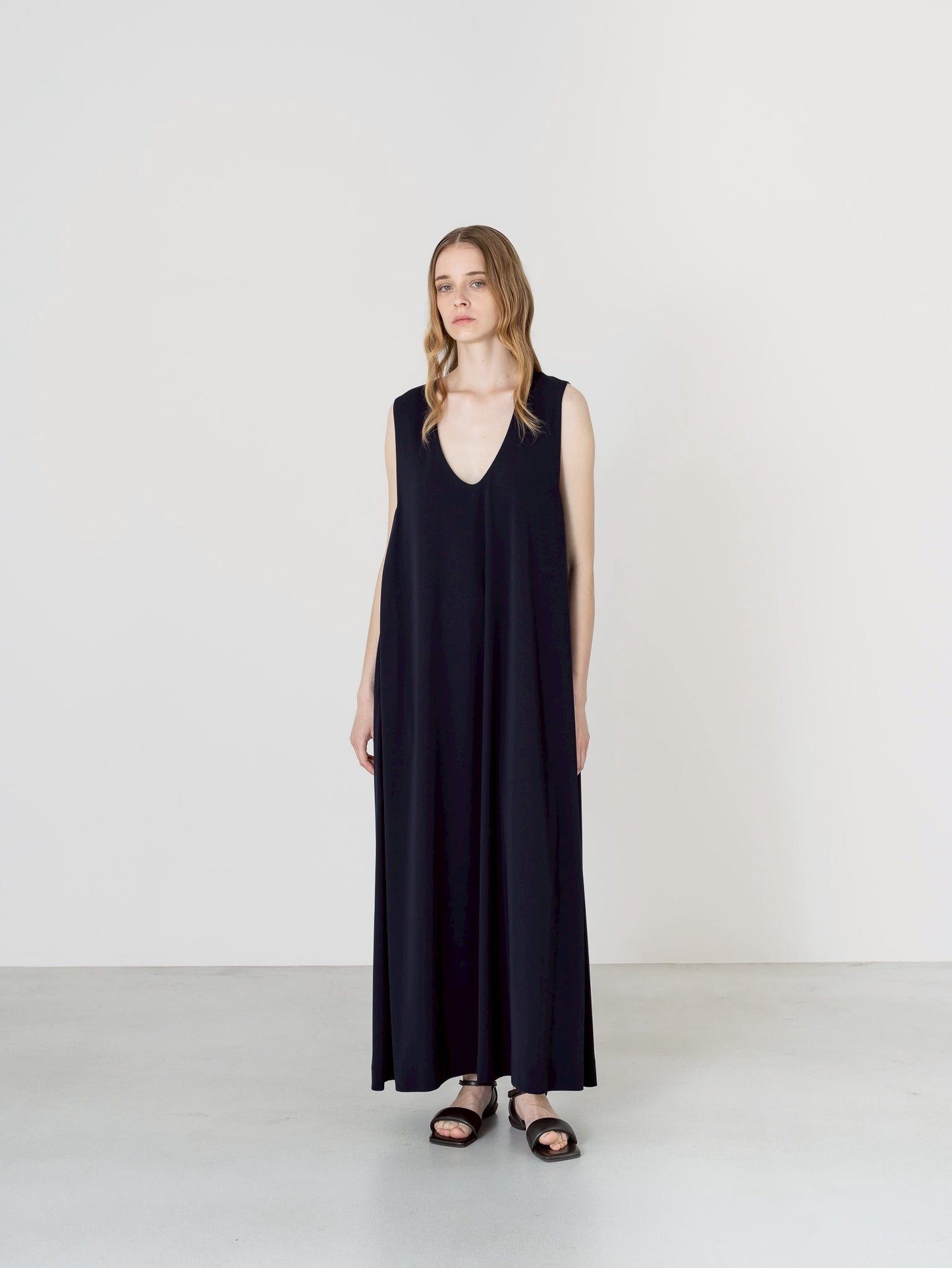 【PRE-ORDER】MELT DRESS(NAVY)
