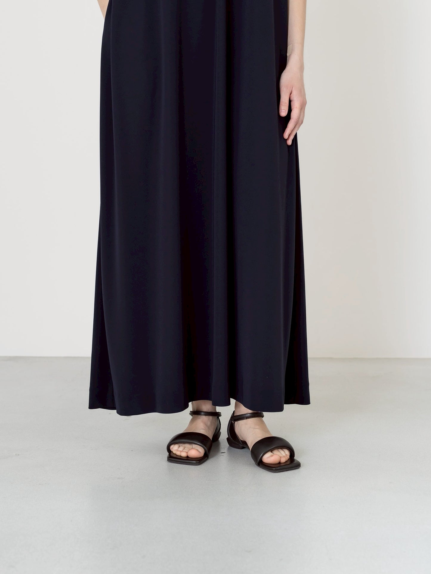 【PRE-ORDER】MELT DRESS(NAVY)