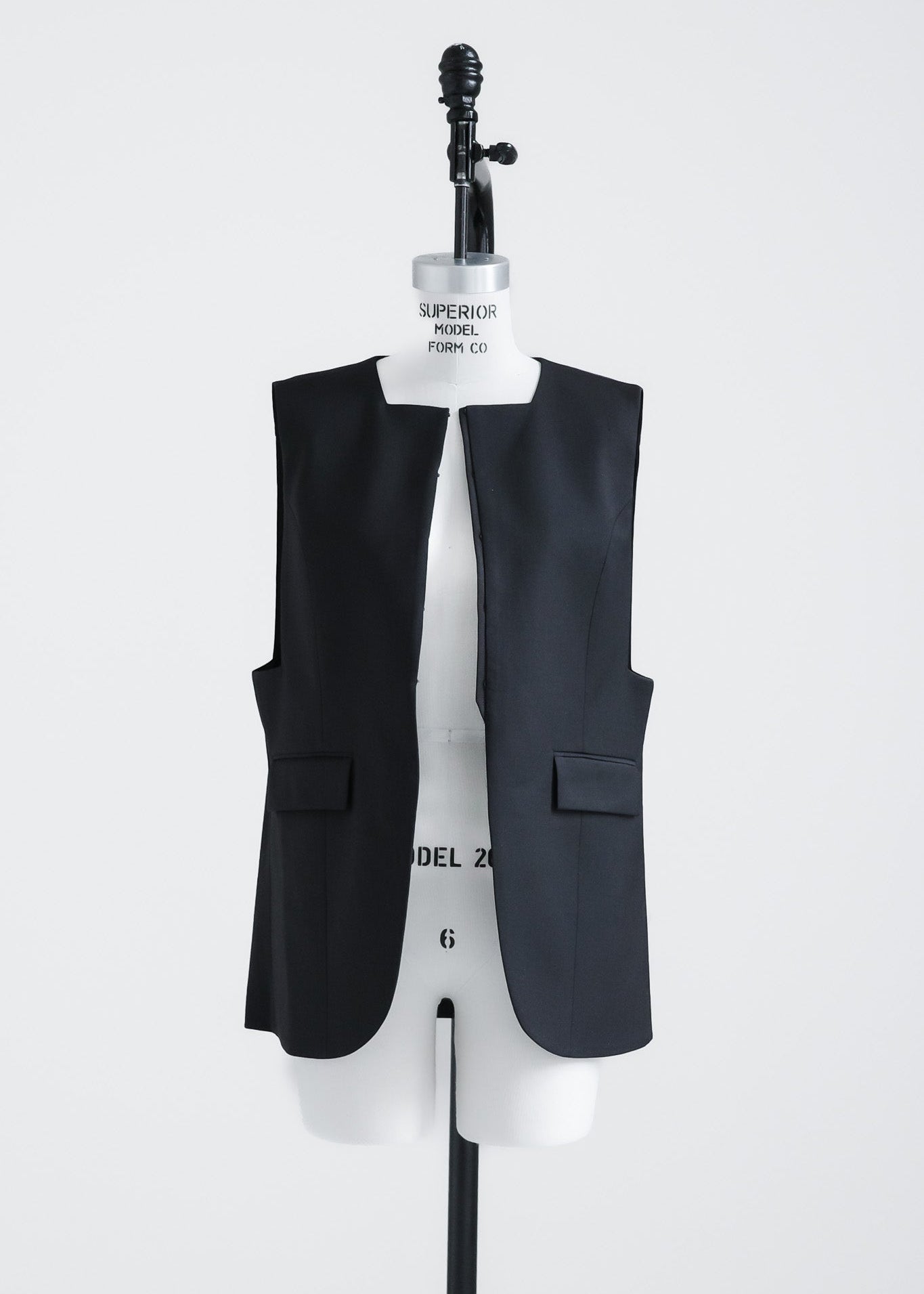 【PRE-ORDER】back pleats vest(2color)