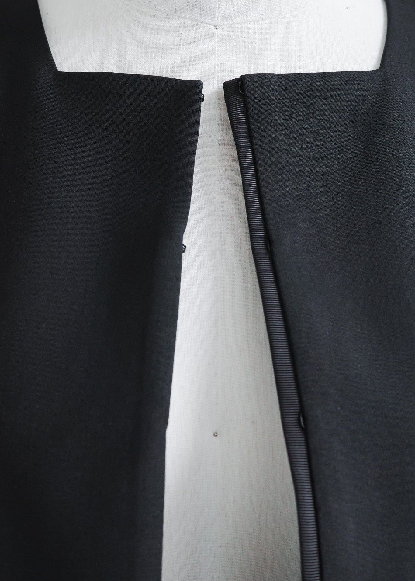 【PRE-ORDER】back pleats vest(2color)