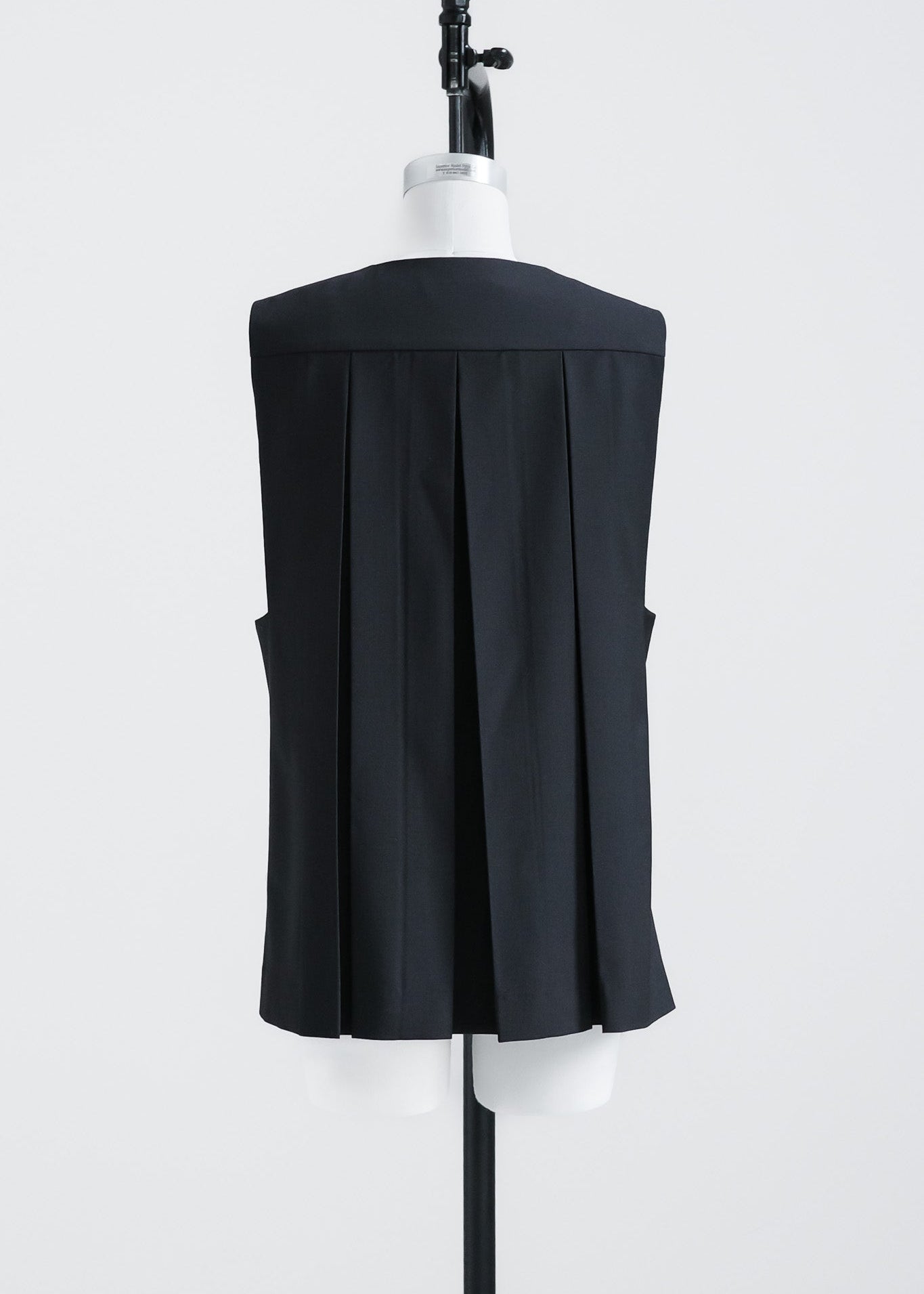 【PRE-ORDER】back pleats vest(2color)
